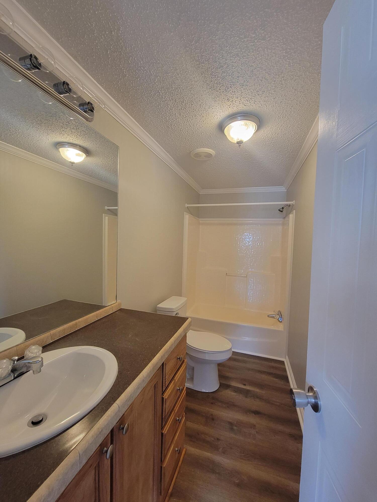 OAKWOOD LAKES ESTATES - Residential