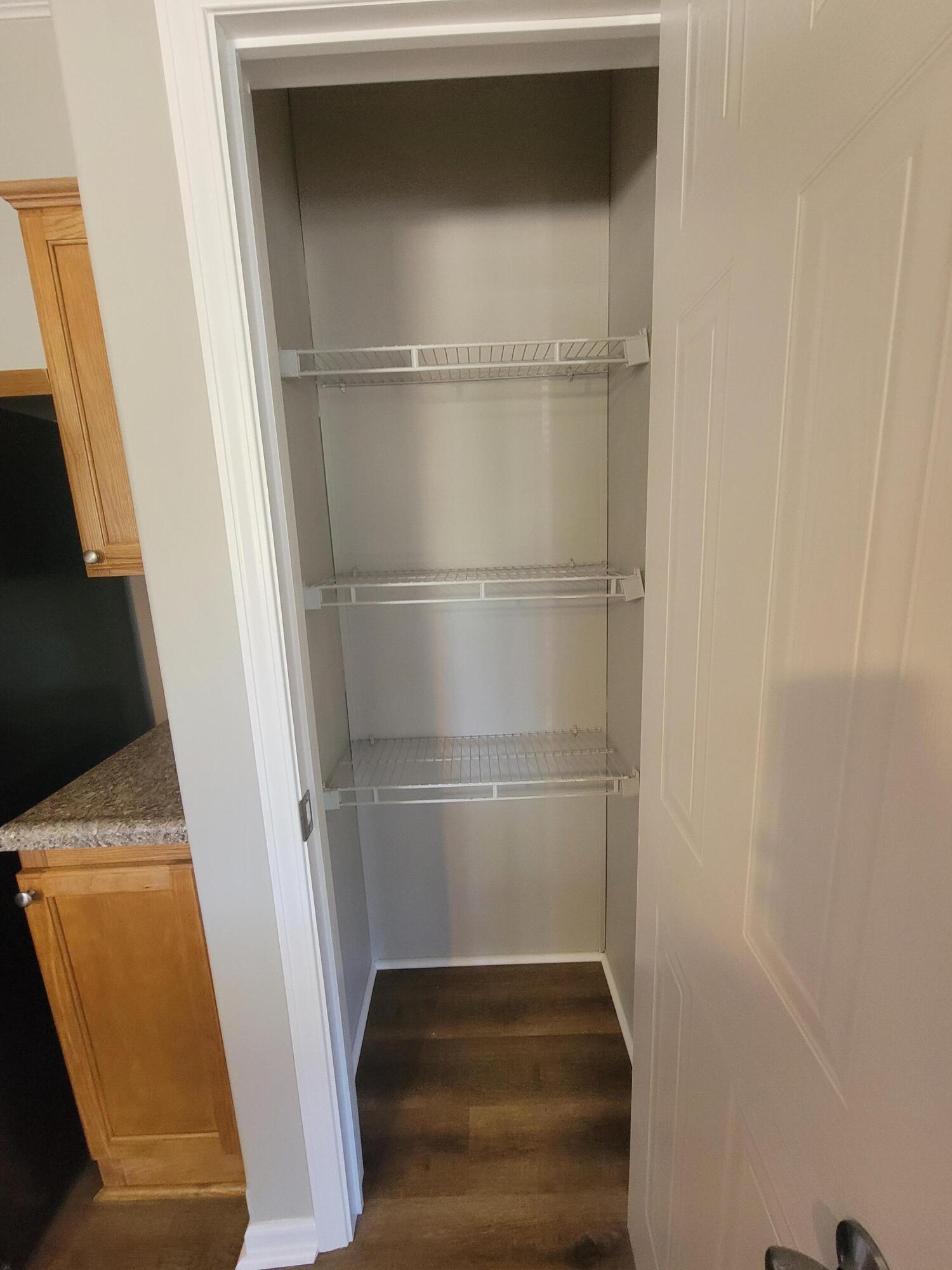 OAKWOOD LAKES ESTATES - Residential