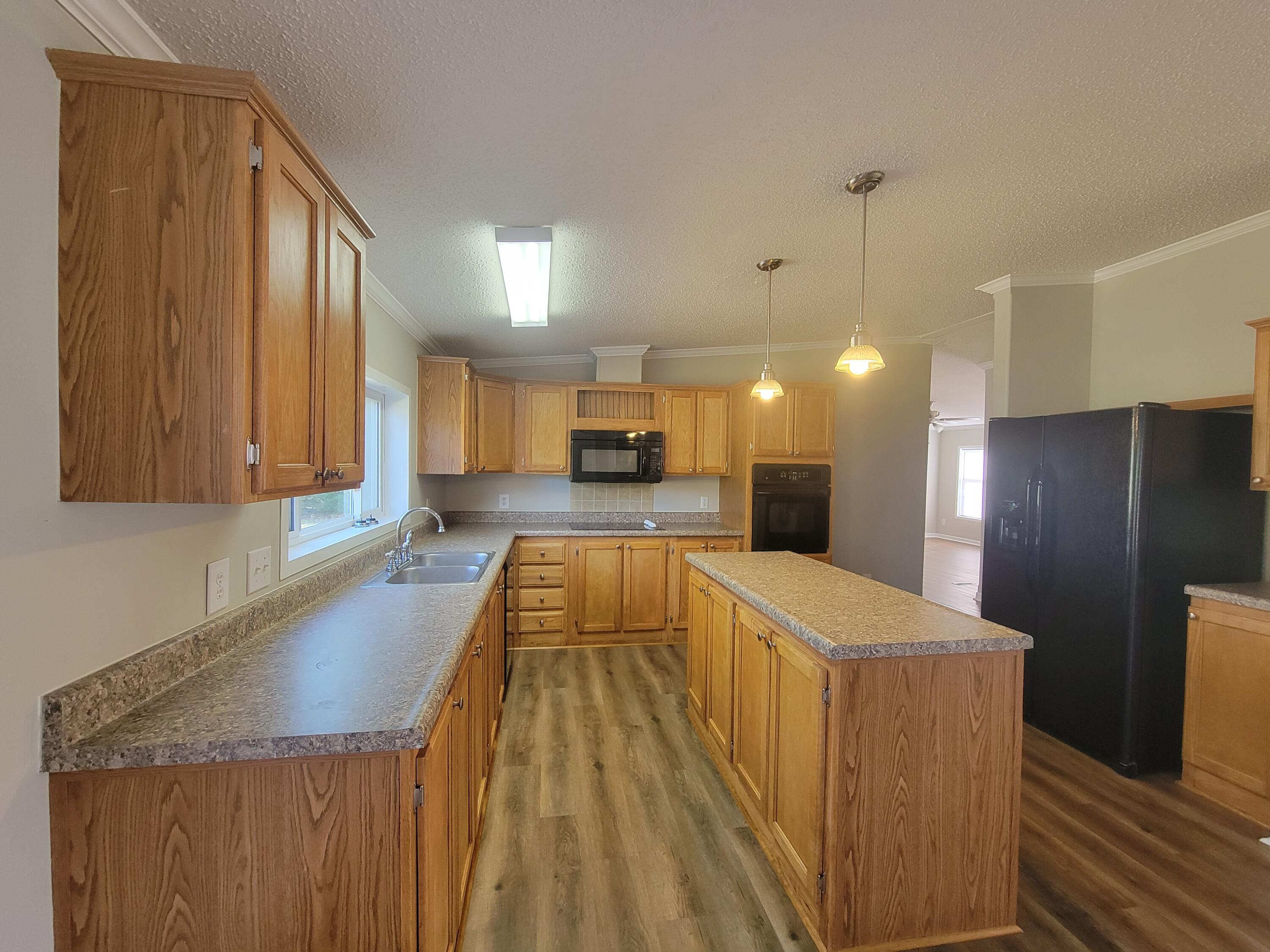 OAKWOOD LAKES ESTATES - Residential