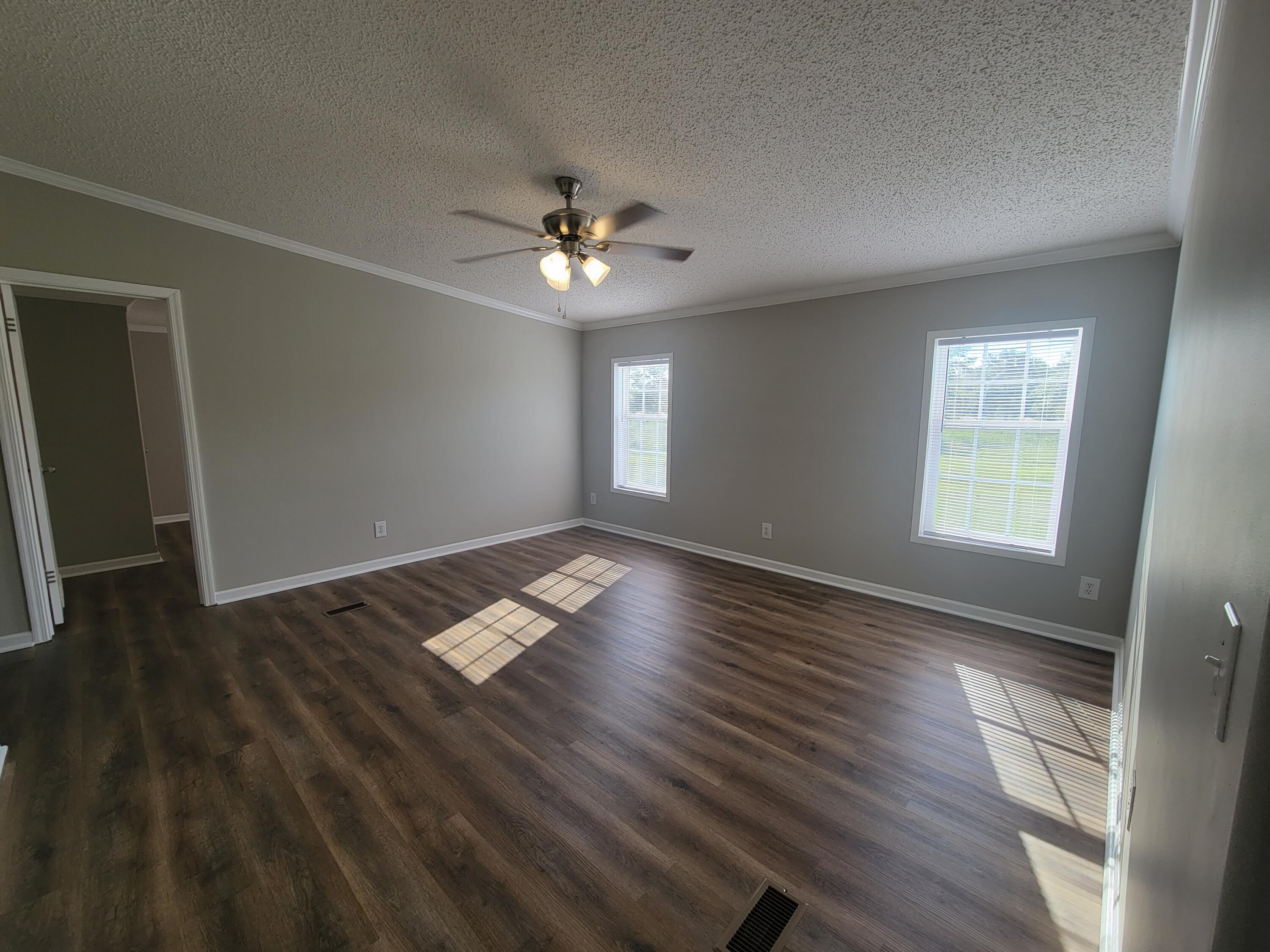 OAKWOOD LAKES ESTATES - Residential