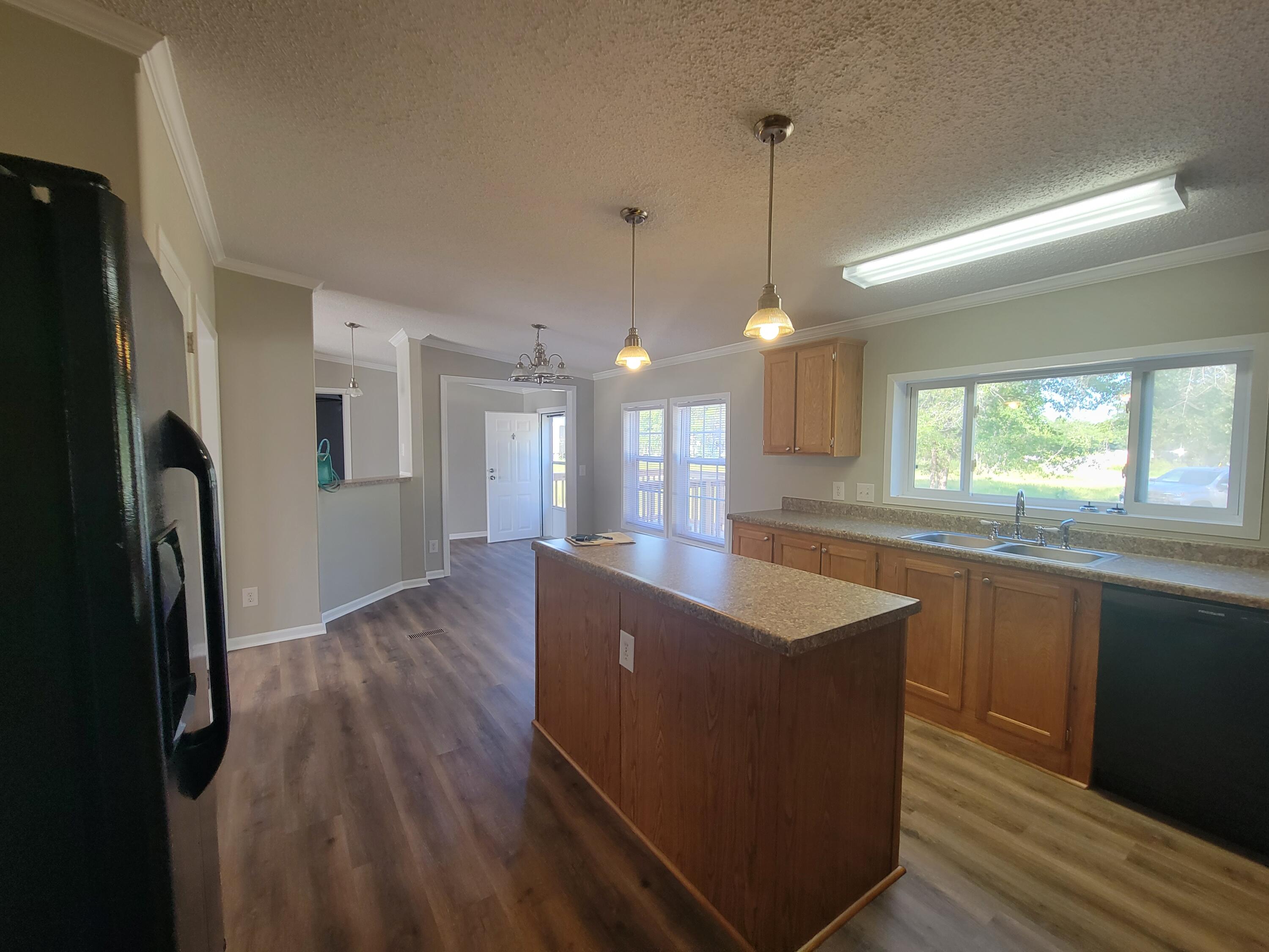 OAKWOOD LAKES ESTATES - Residential