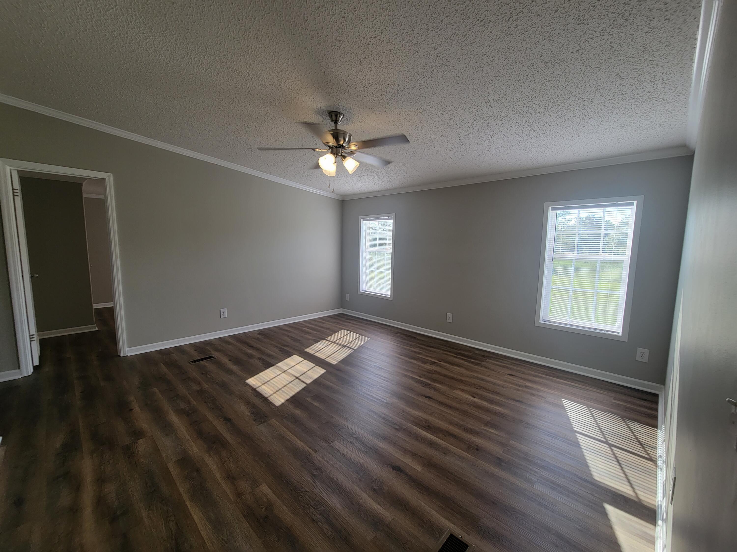 OAKWOOD LAKES ESTATES - Residential