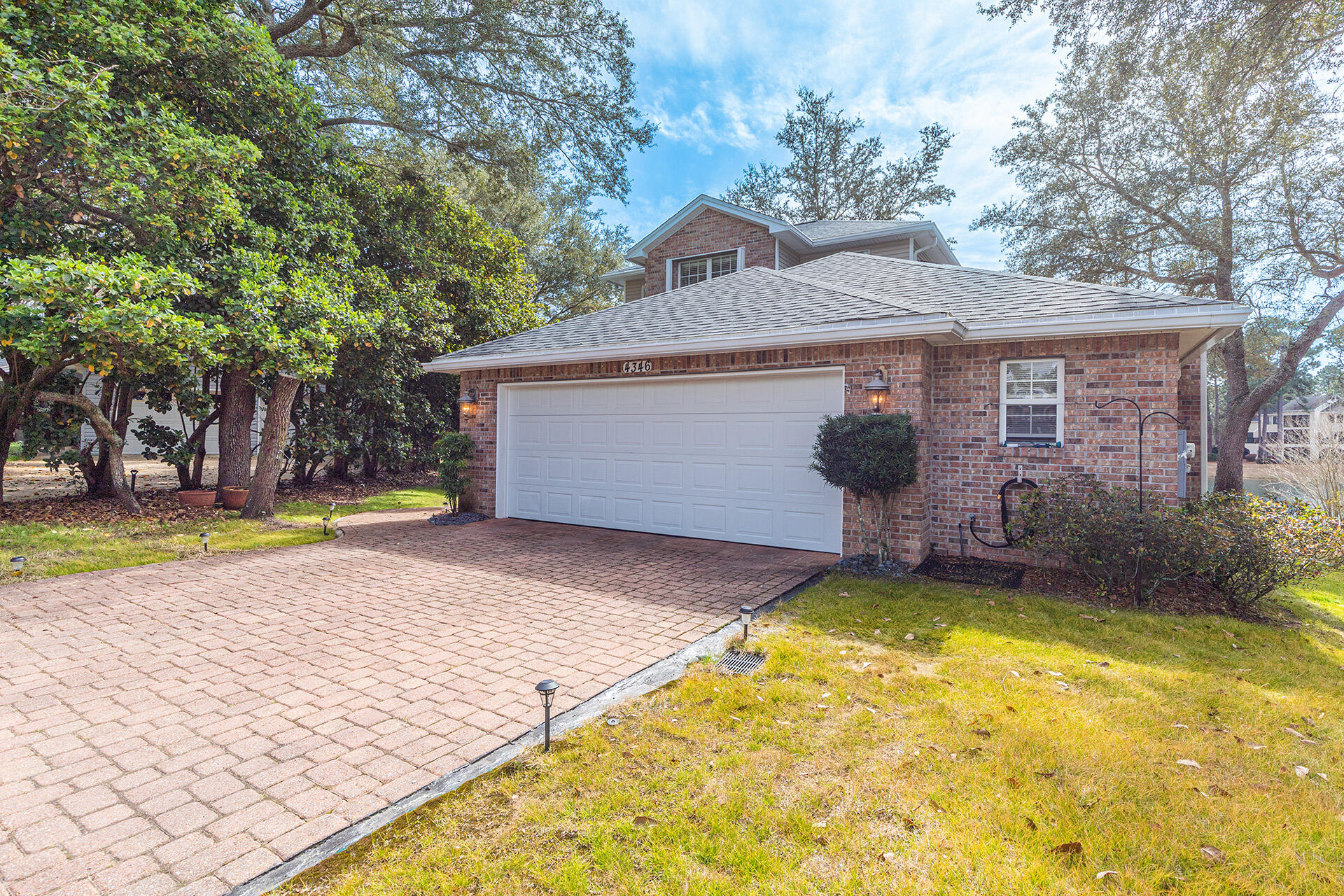 HIDDEN LAKES - Residential