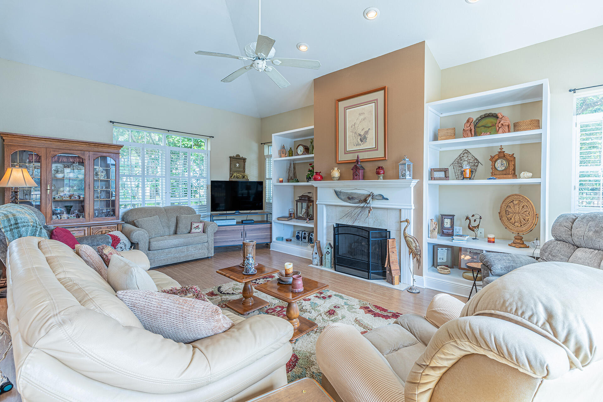 HIDDEN LAKES - Residential