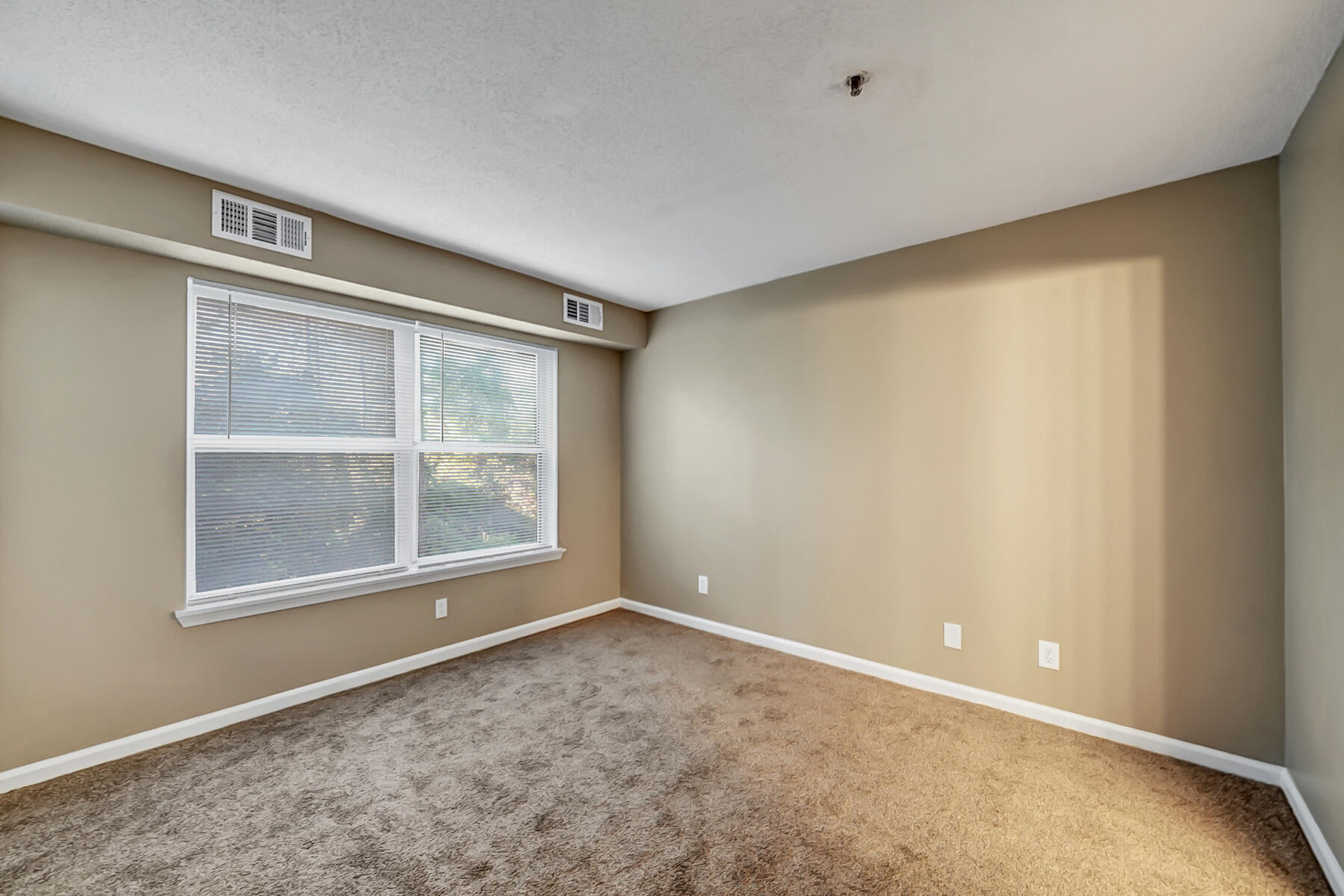 POINTE OF VIEW - Residential