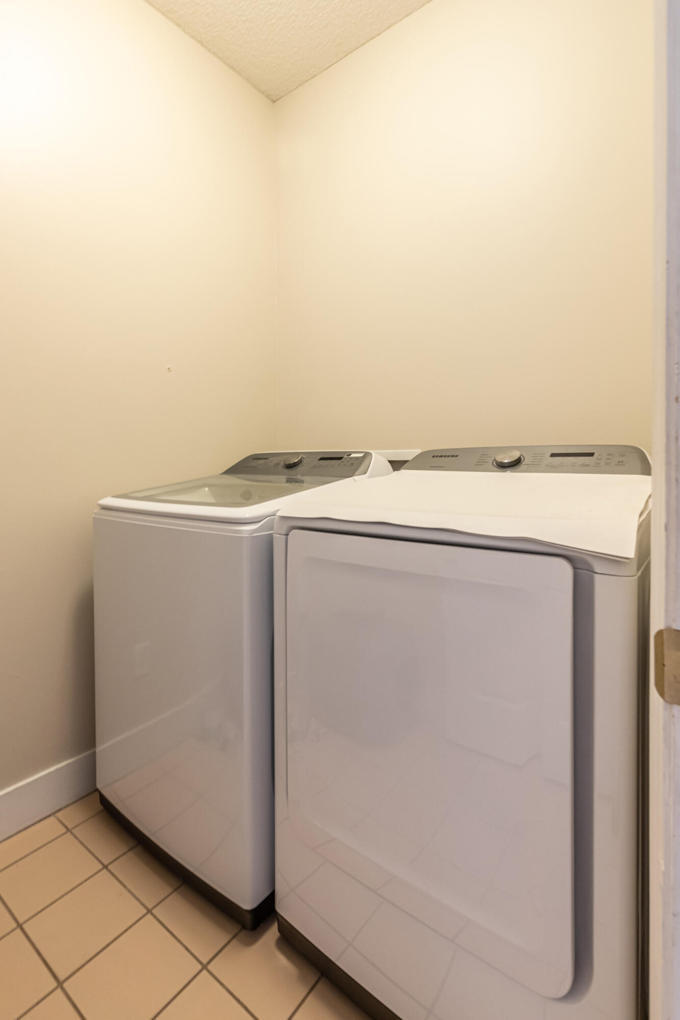 RAINTREE ESTATES - Residential