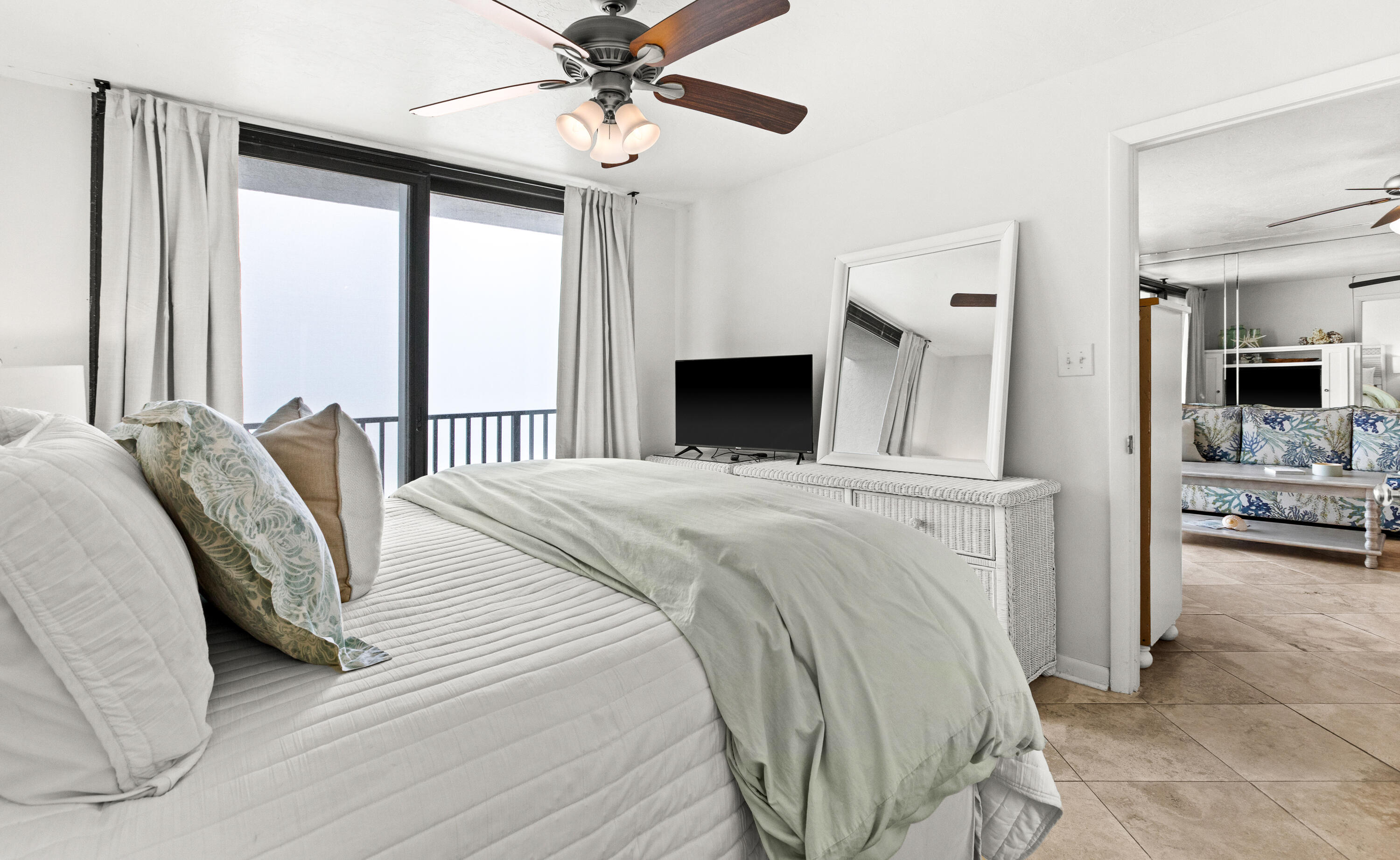 ONE SEAGROVE PLACE CONDOMINIUM - Residential