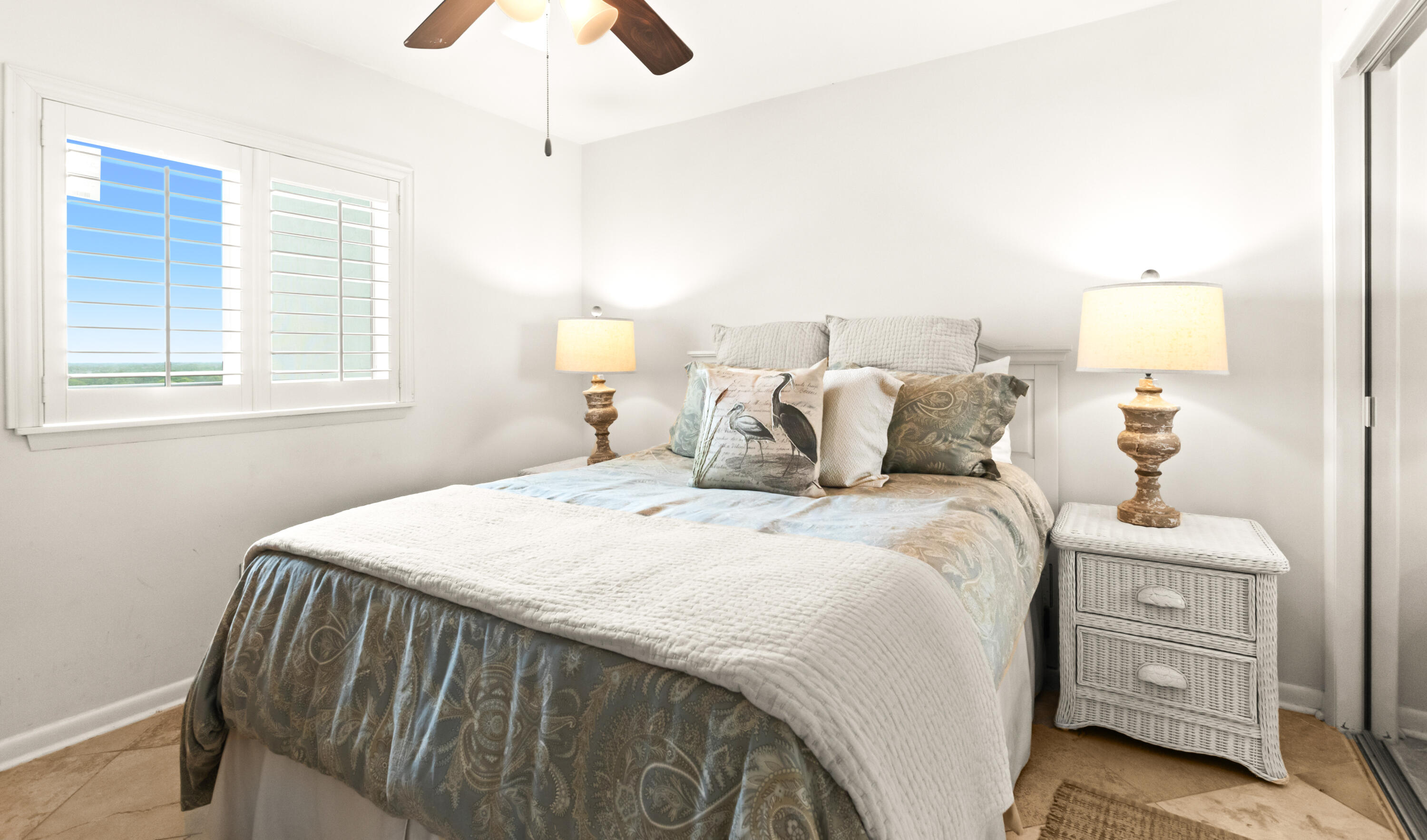 ONE SEAGROVE PLACE CONDOMINIUM - Residential