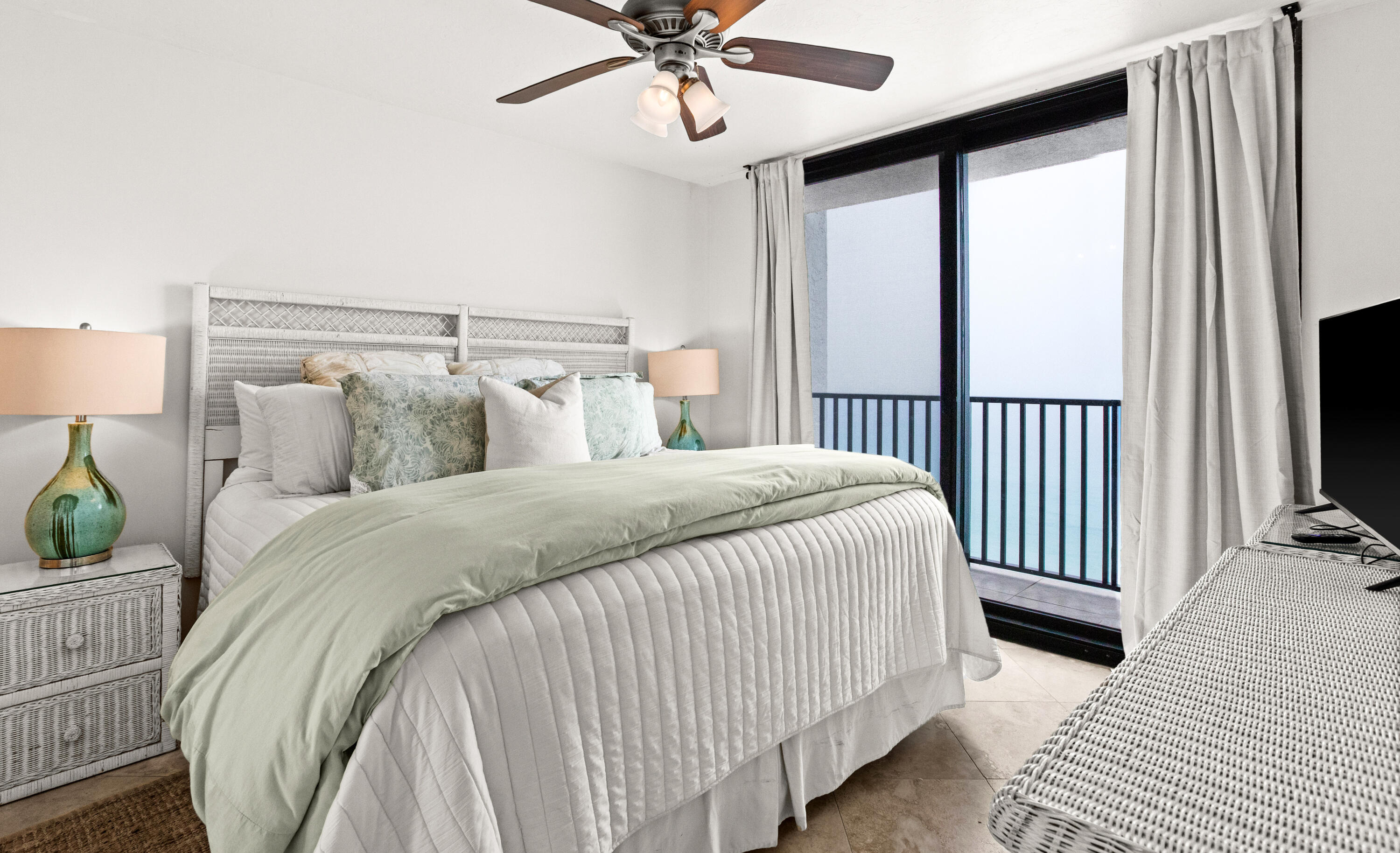 ONE SEAGROVE PLACE CONDOMINIUM - Residential