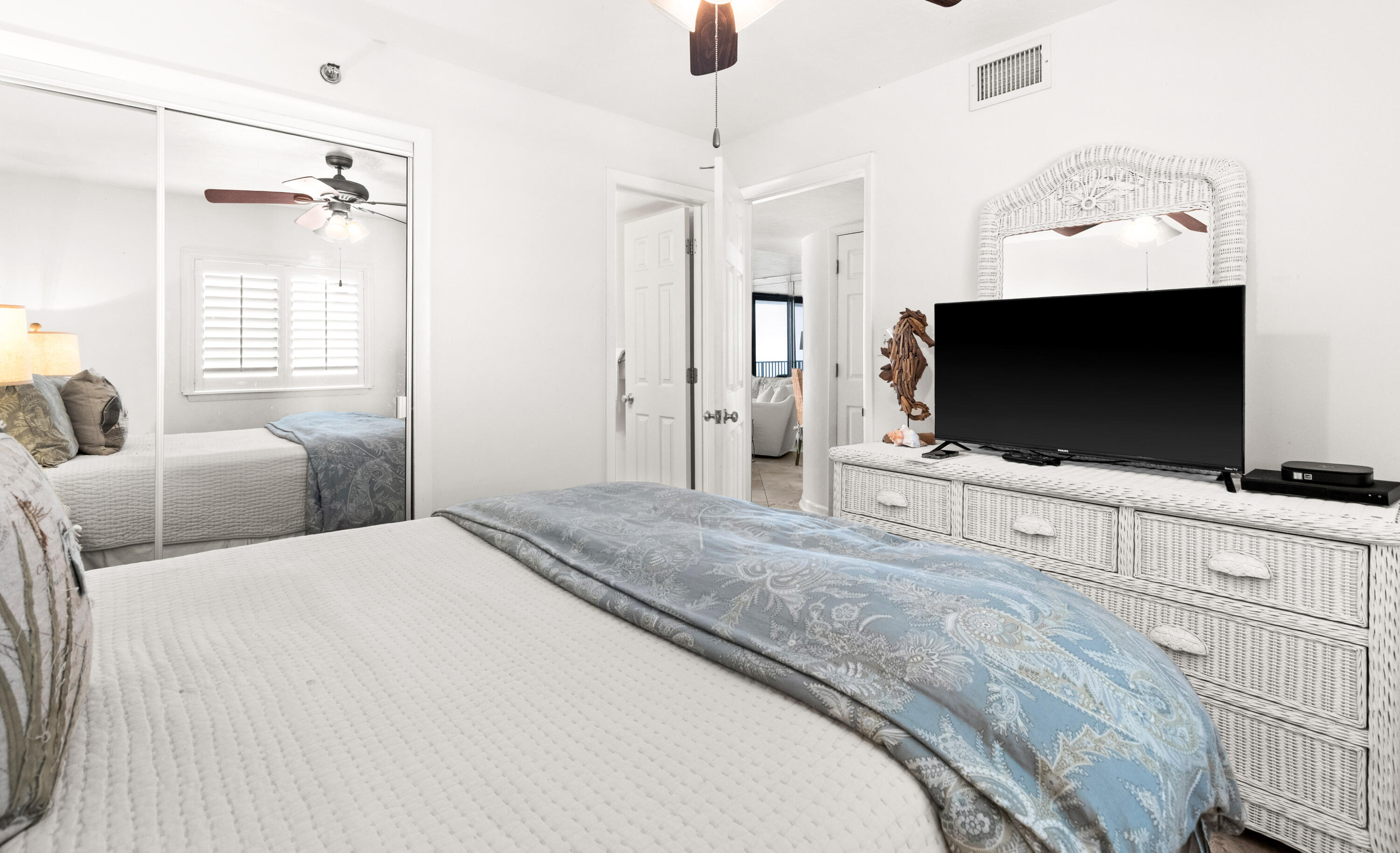 ONE SEAGROVE PLACE CONDOMINIUM - Residential