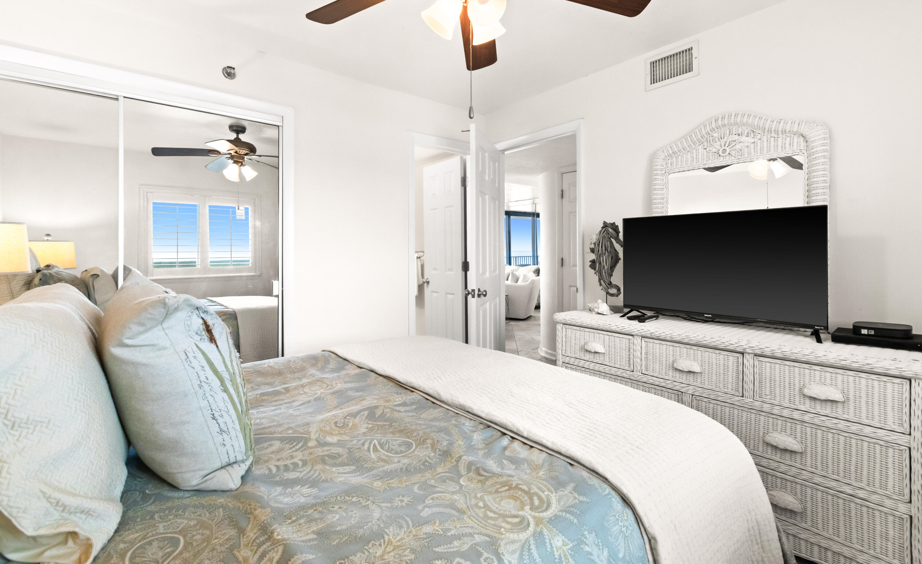 ONE SEAGROVE PLACE CONDOMINIUM - Residential