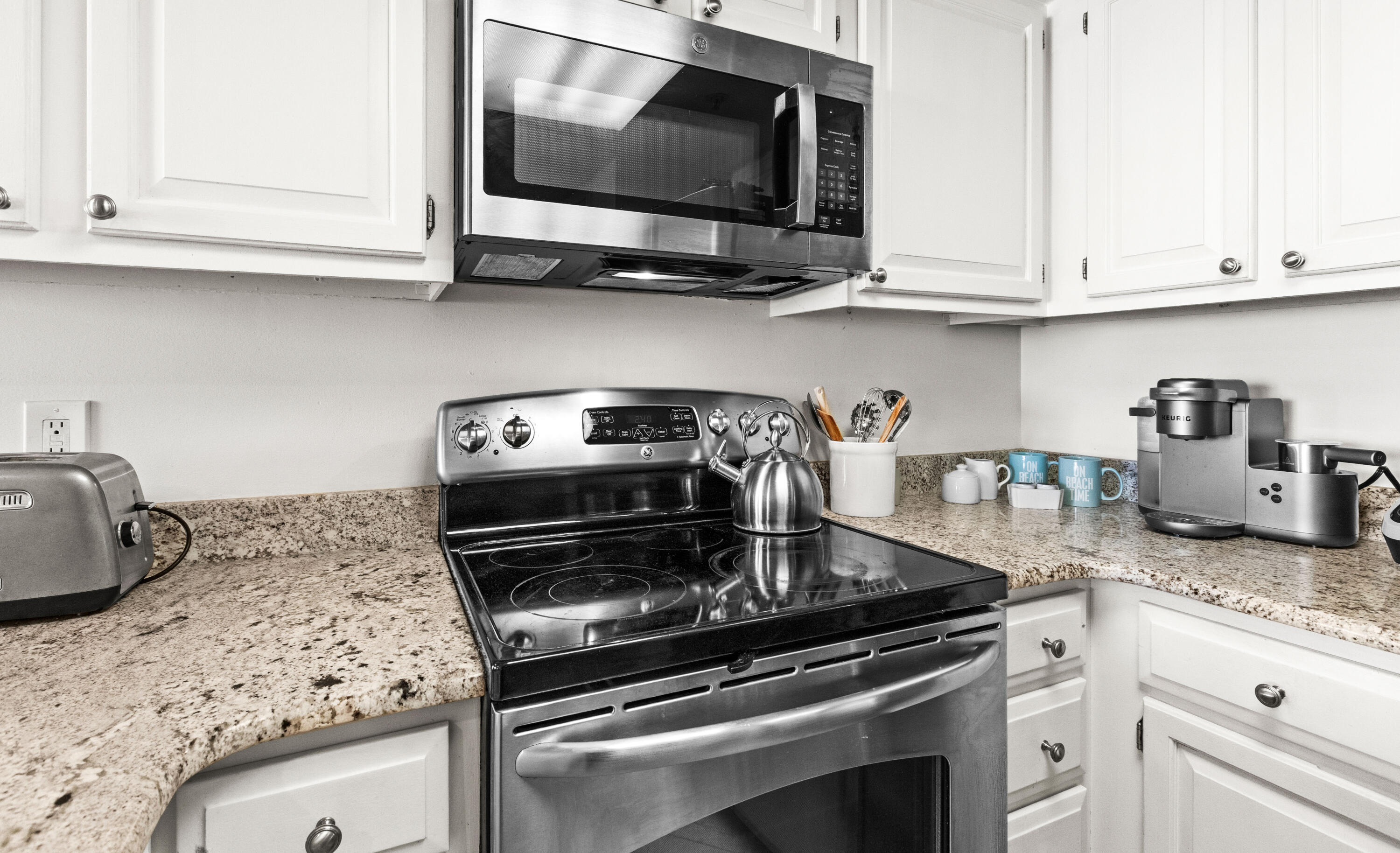 ONE SEAGROVE PLACE CONDOMINIUM - Residential