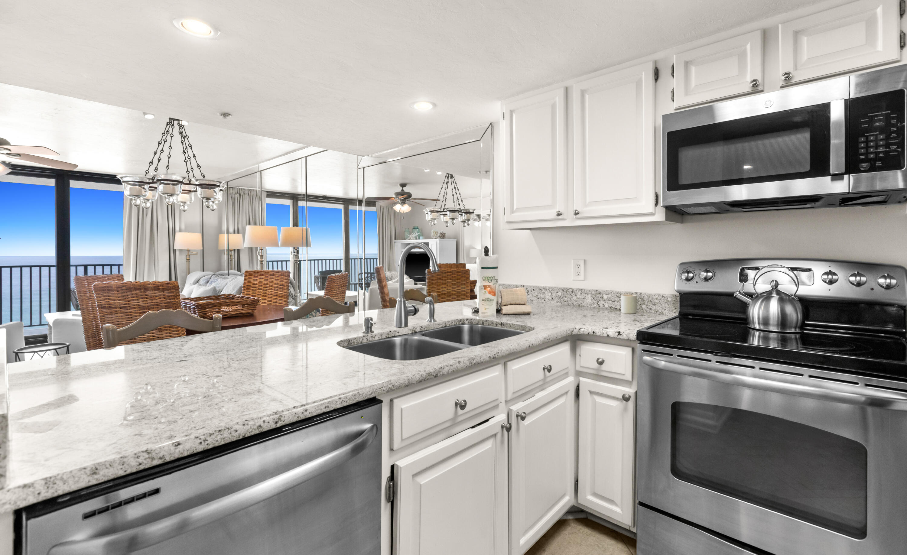 ONE SEAGROVE PLACE CONDOMINIUM - Residential