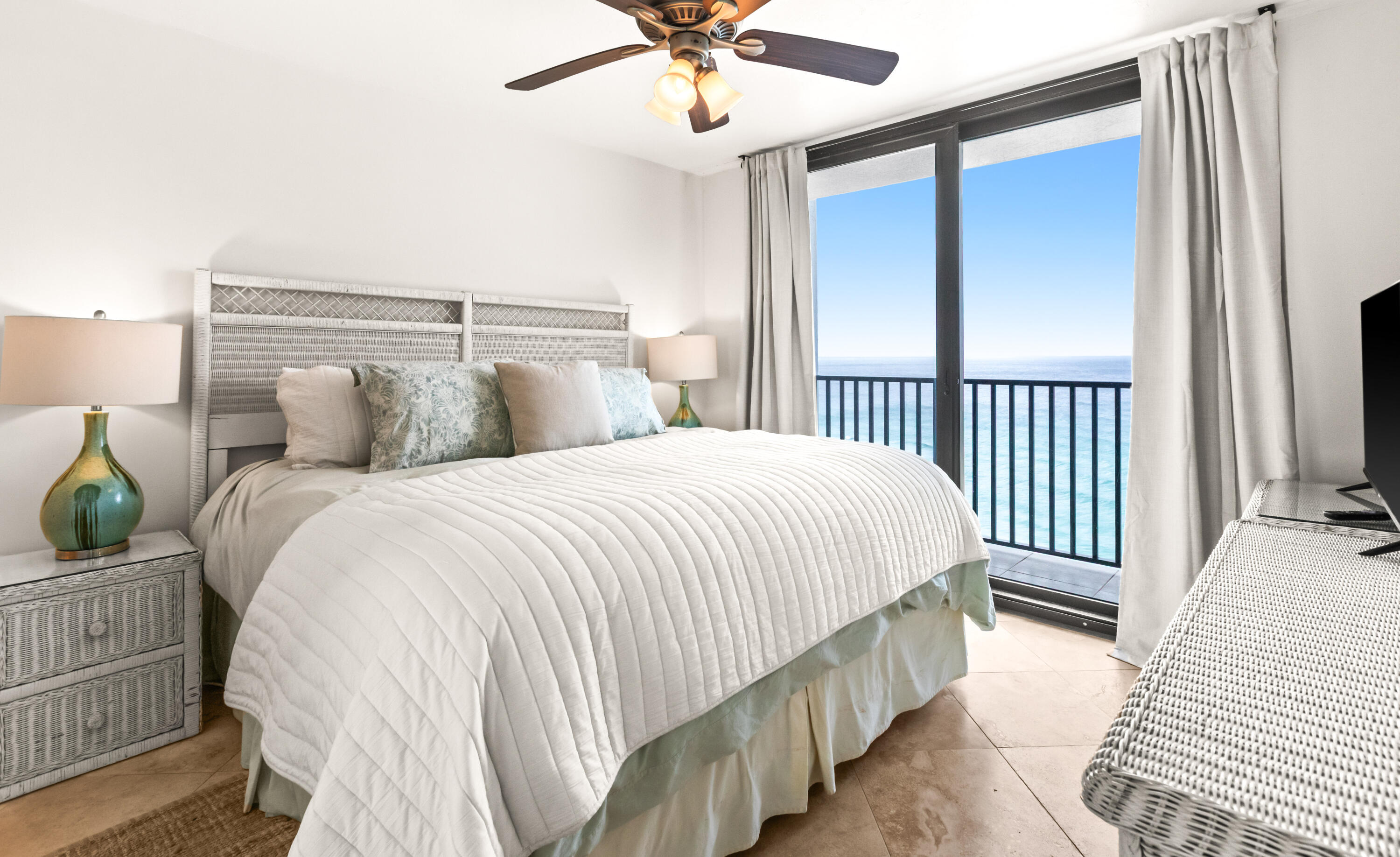 ONE SEAGROVE PLACE CONDOMINIUM - Residential