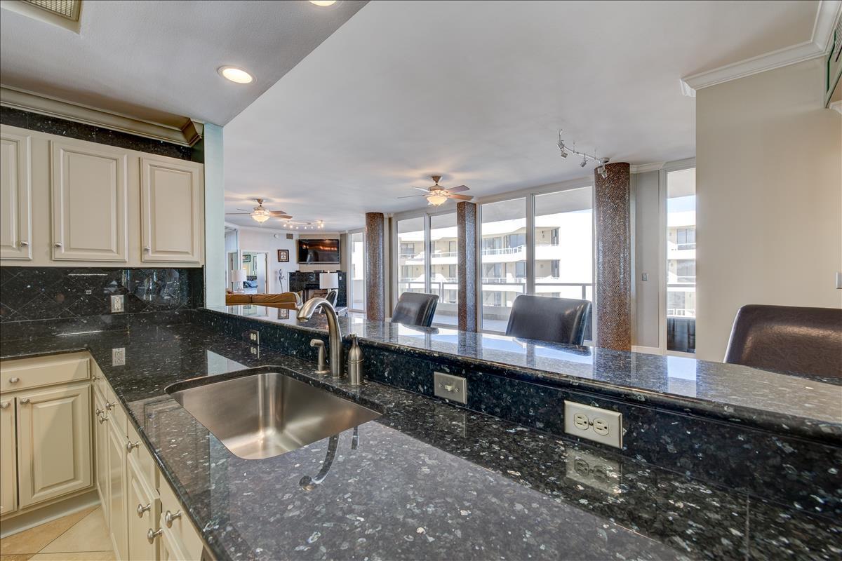 EAST PASS TOWERS CONDO PH 2 - Residential