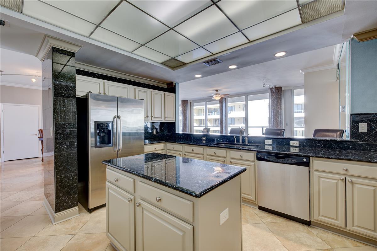 EAST PASS TOWERS CONDO PH 2 - Residential