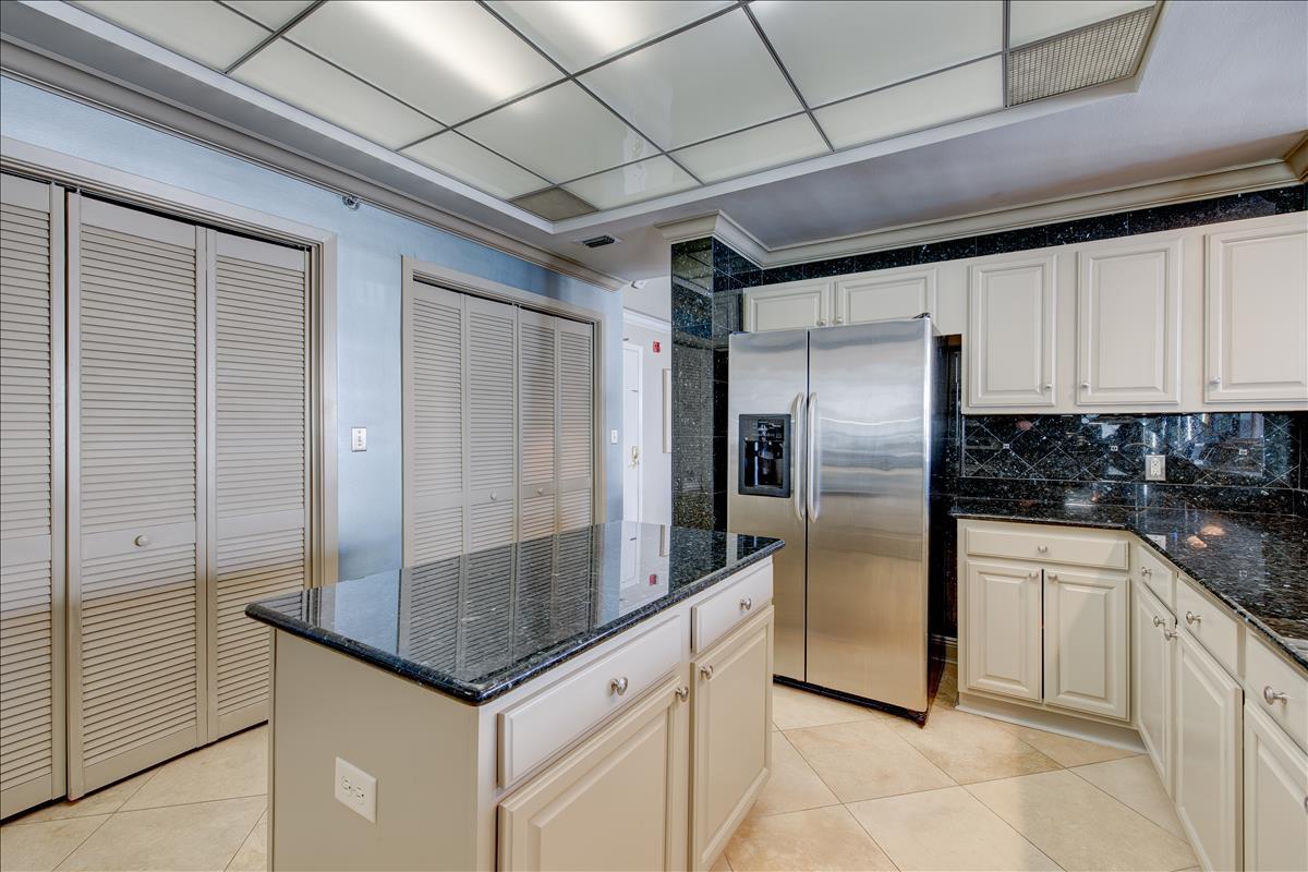 EAST PASS TOWERS CONDO PH 2 - Residential