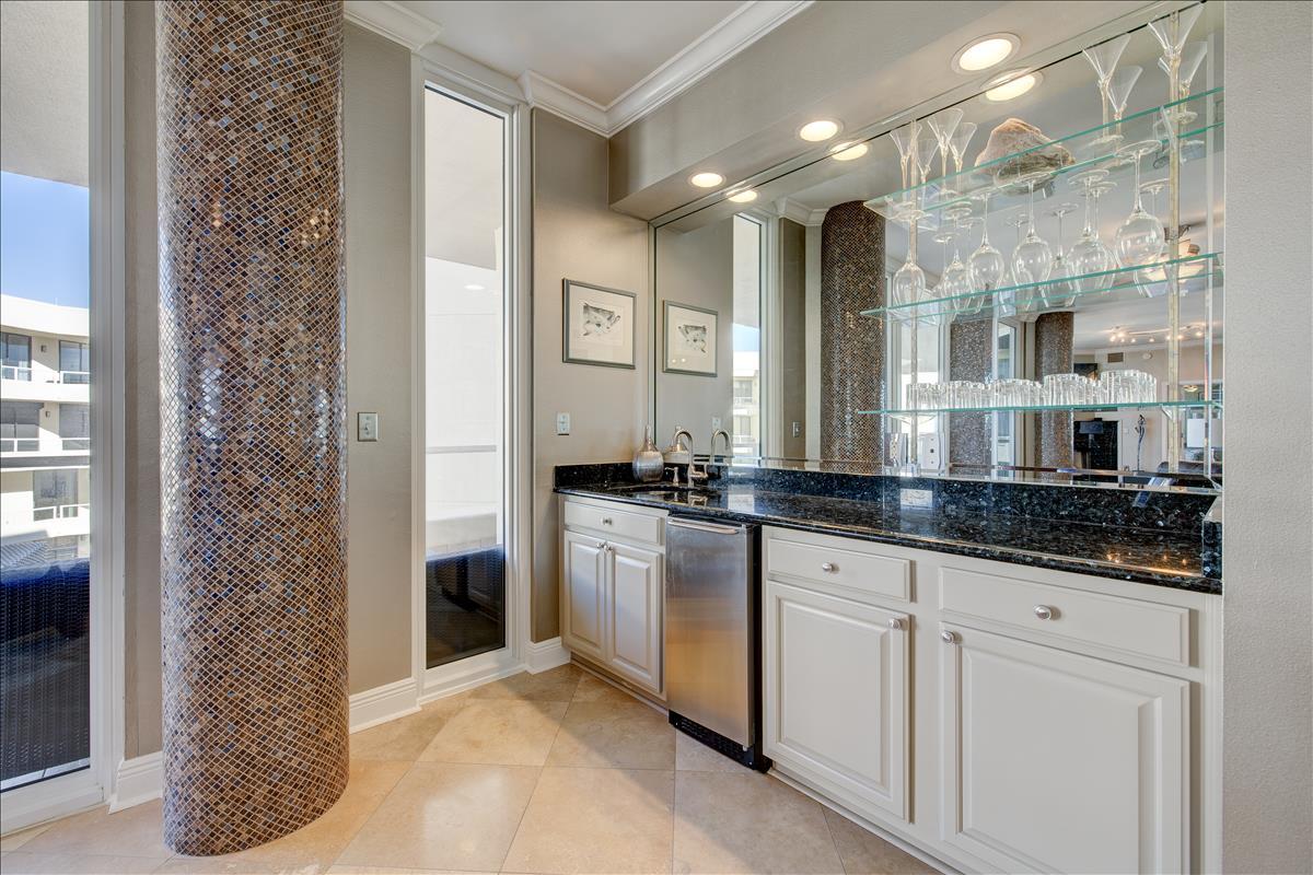 EAST PASS TOWERS CONDO PH 2 - Residential