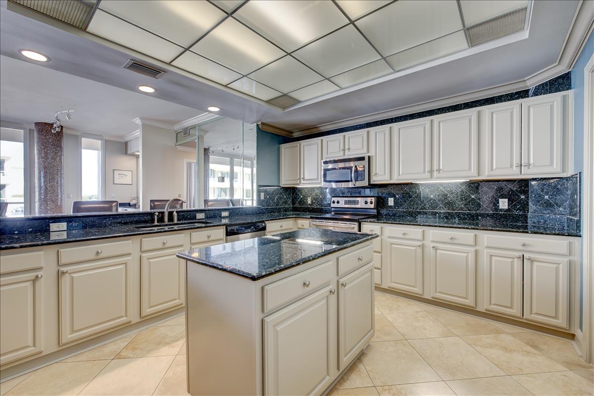 EAST PASS TOWERS CONDO PH 2 - Residential