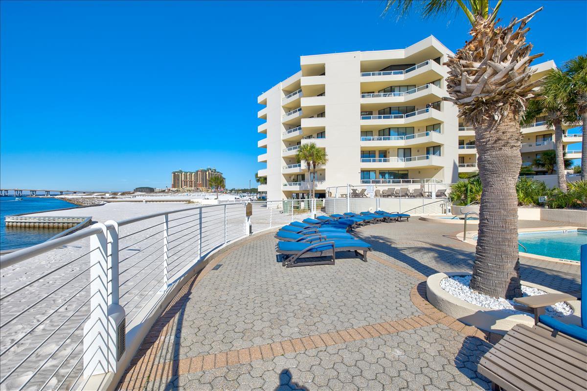 EAST PASS TOWERS CONDO PH 2 - Residential