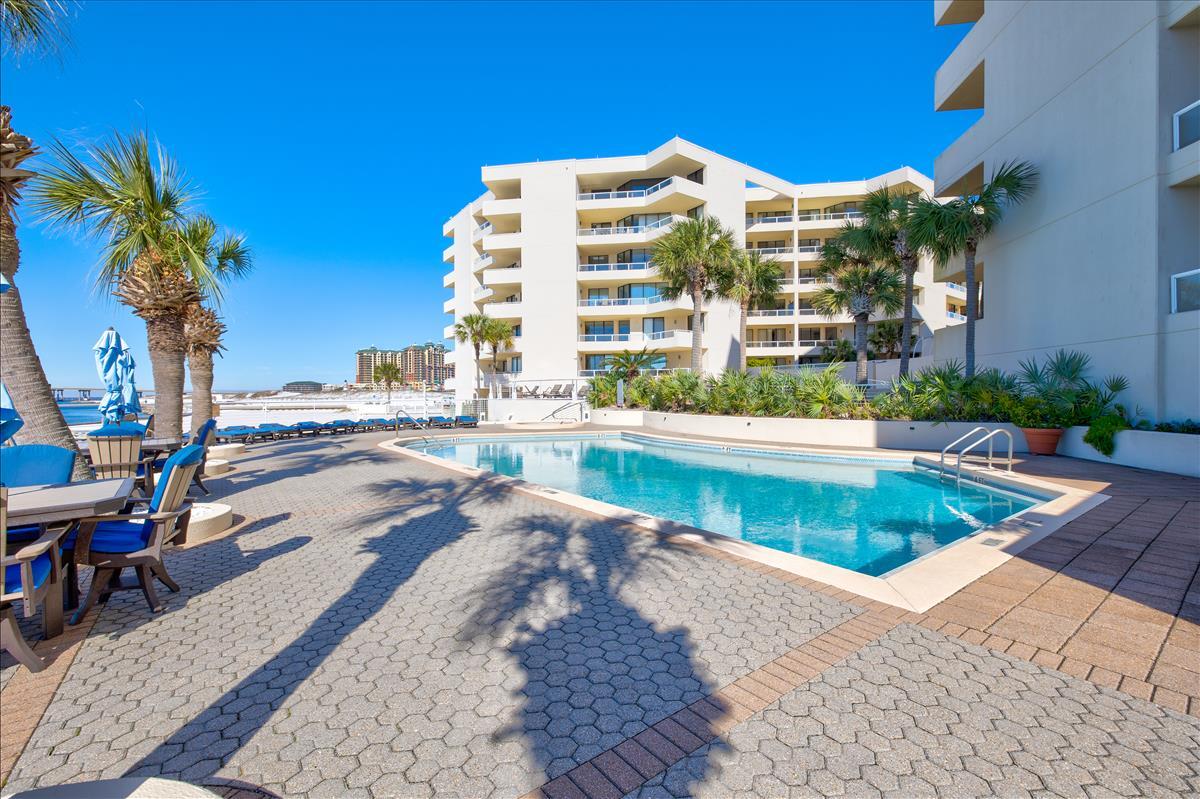 EAST PASS TOWERS CONDO PH 2 - Residential