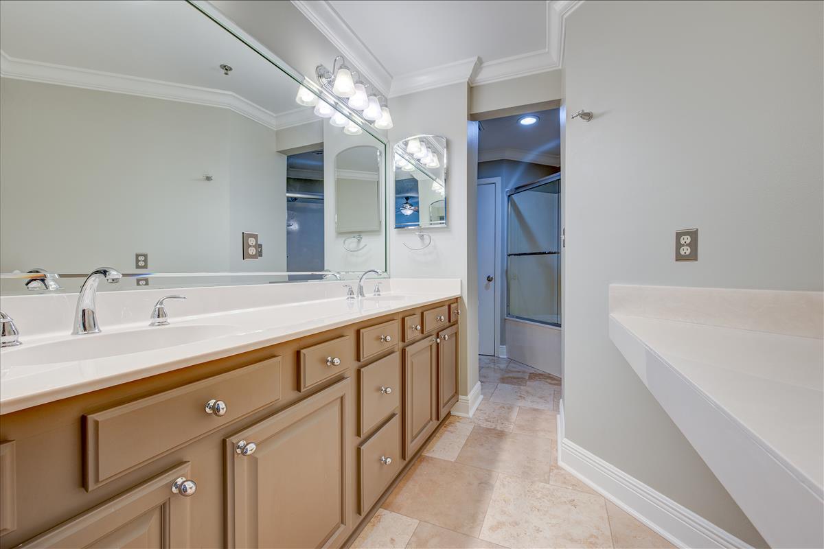 EAST PASS TOWERS CONDO PH 2 - Residential