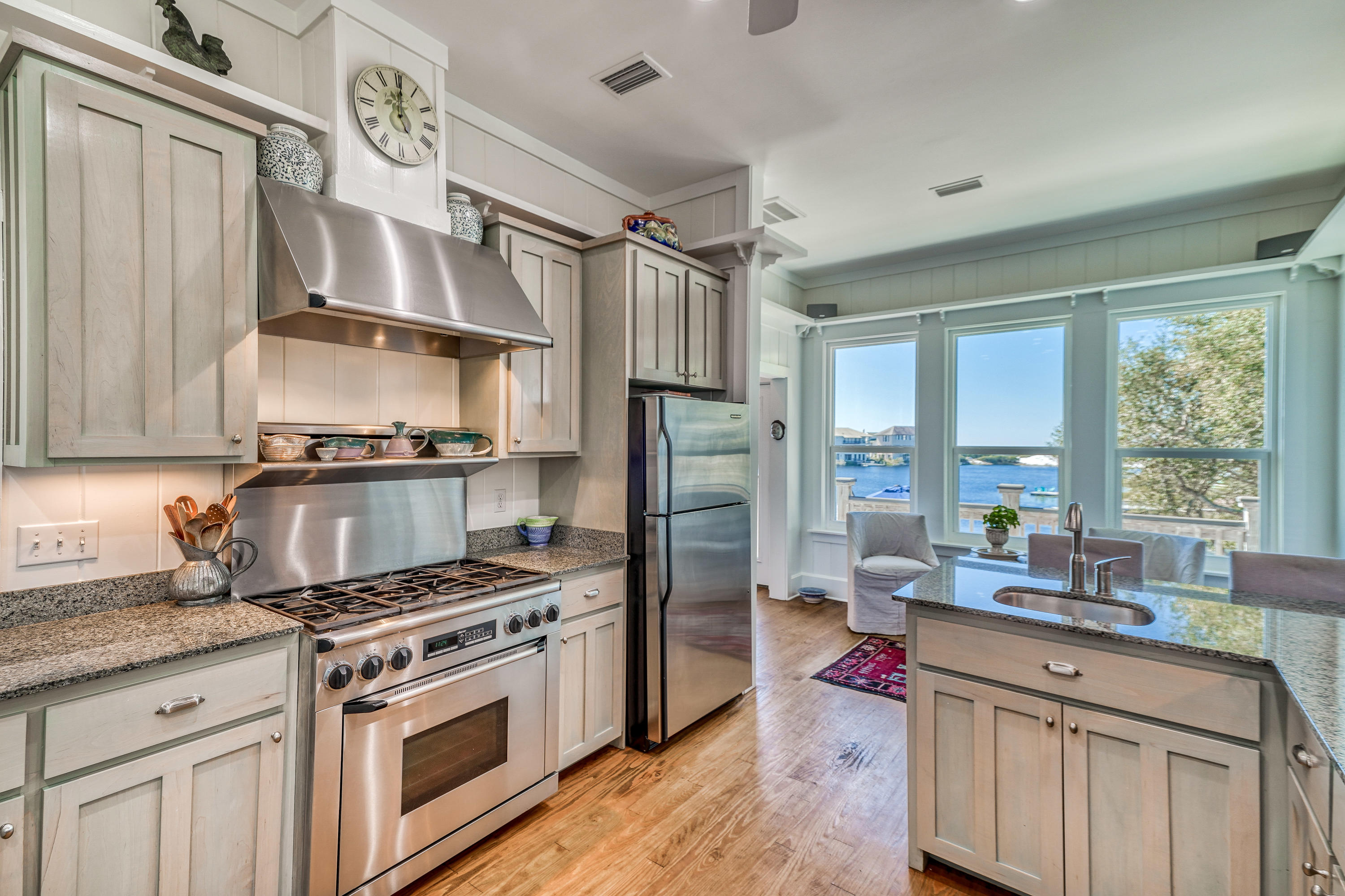 BEACH HIGHLAND - Residential