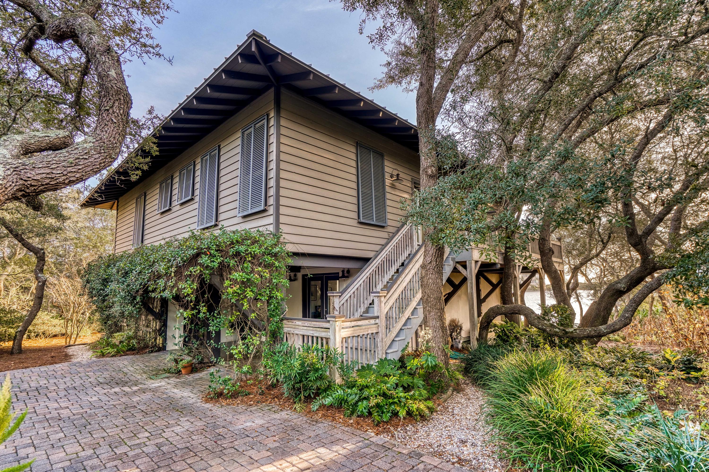 BEACH HIGHLAND - Residential