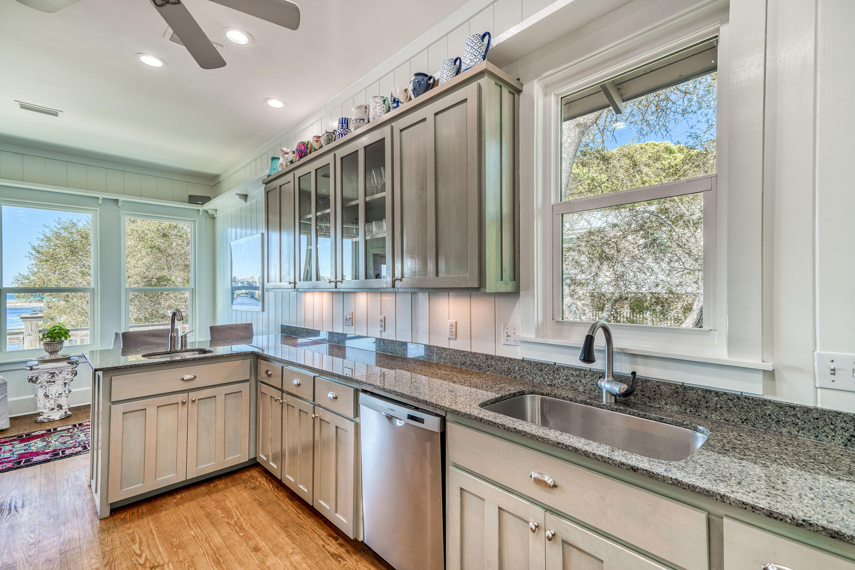 BEACH HIGHLAND - Residential