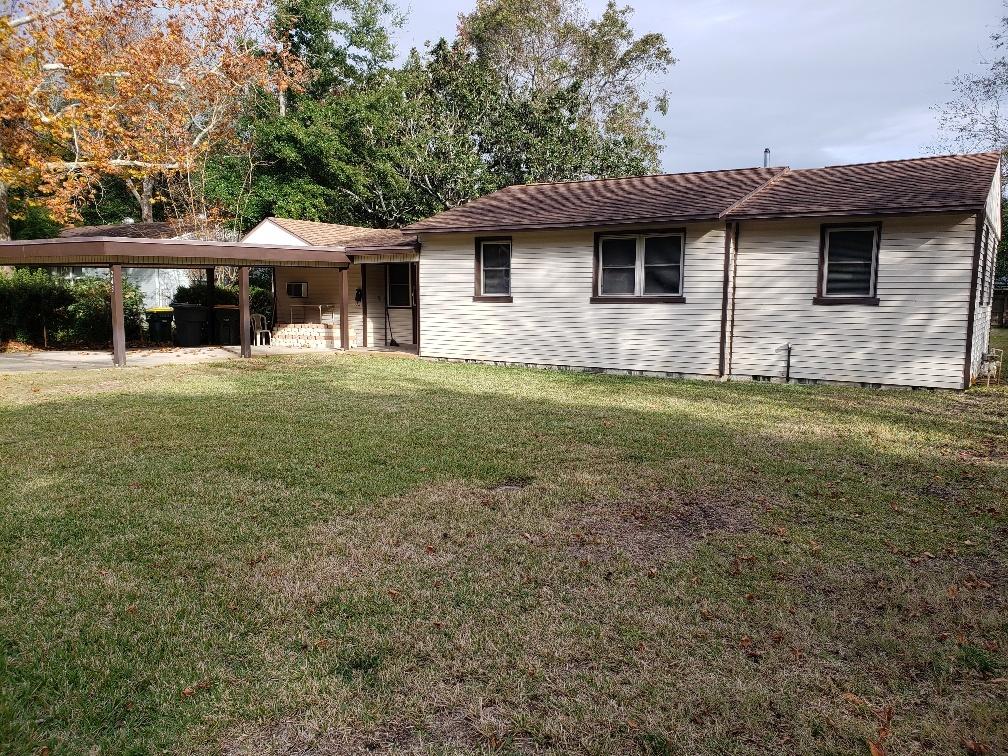 Well kept 3 bedroom house. Recent fully energy efficient AC unit. Upgraded Bath. Enclosed Garage is fully useable as a laundry room with washer and dryer and has its own separate through the wall AC unit(175 SQ FT). Exceptionally large back yard.