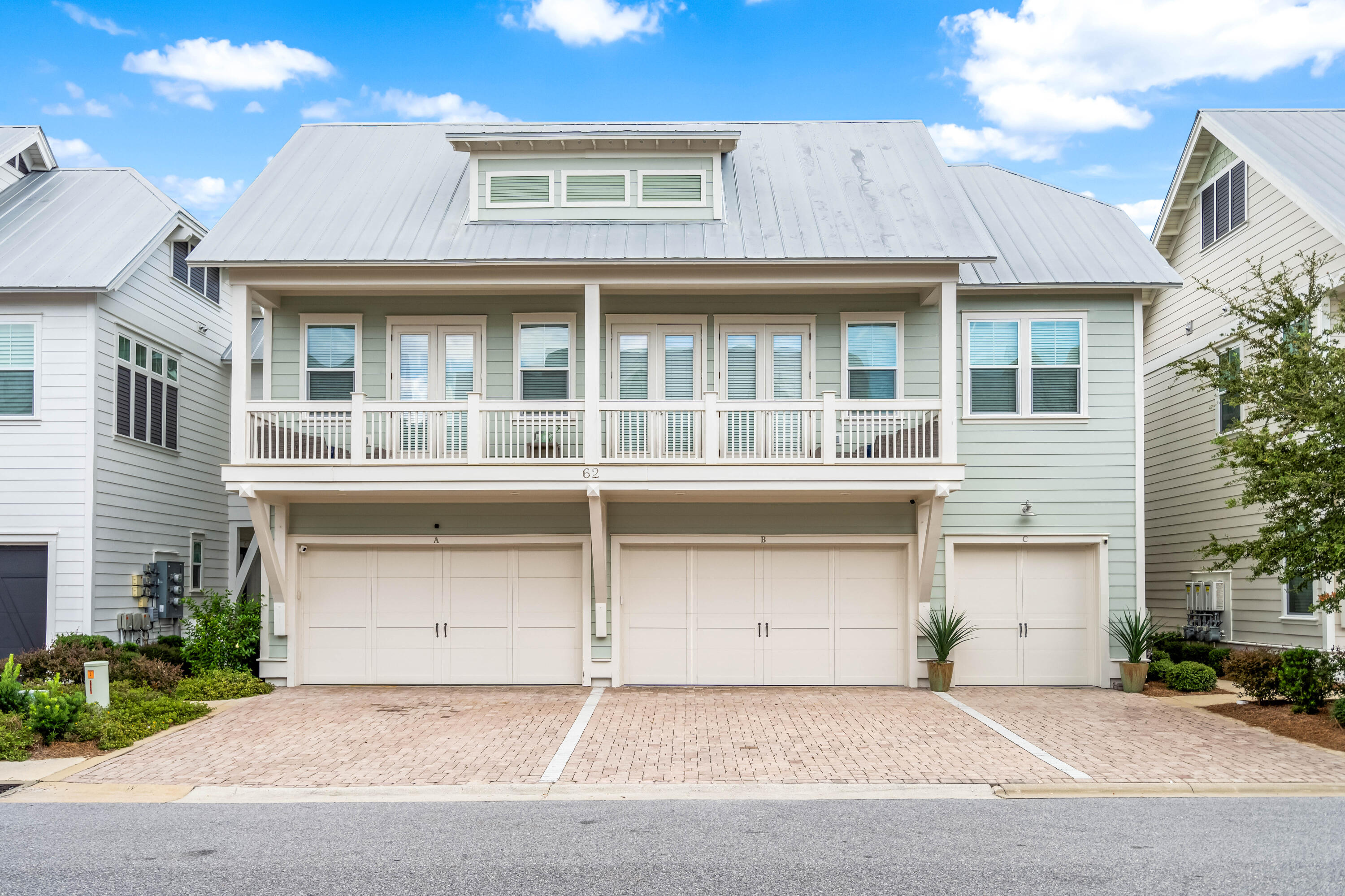 PROMINENCE/TRIPLEXES - Residential