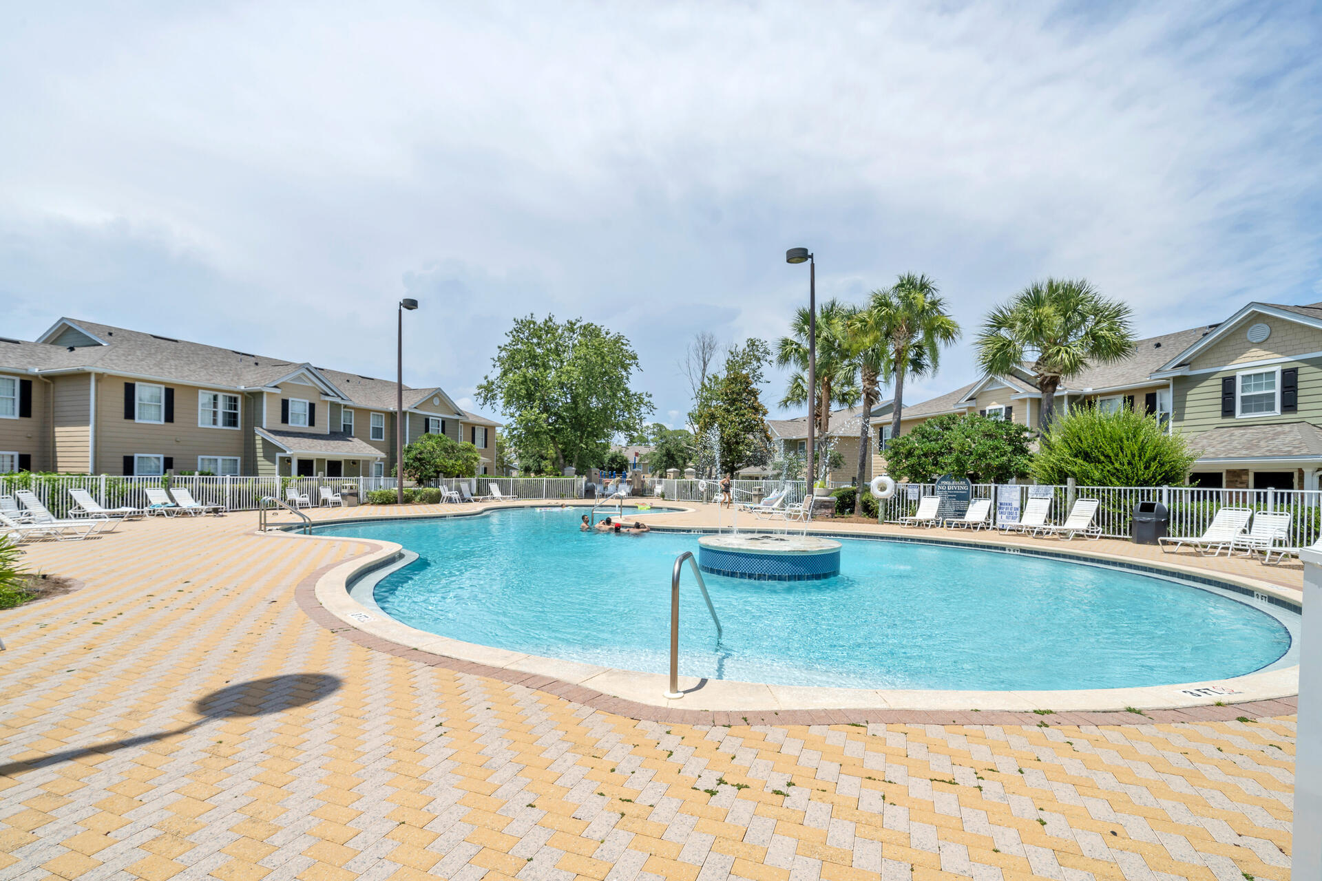 NAUTILUS CONDO - Residential