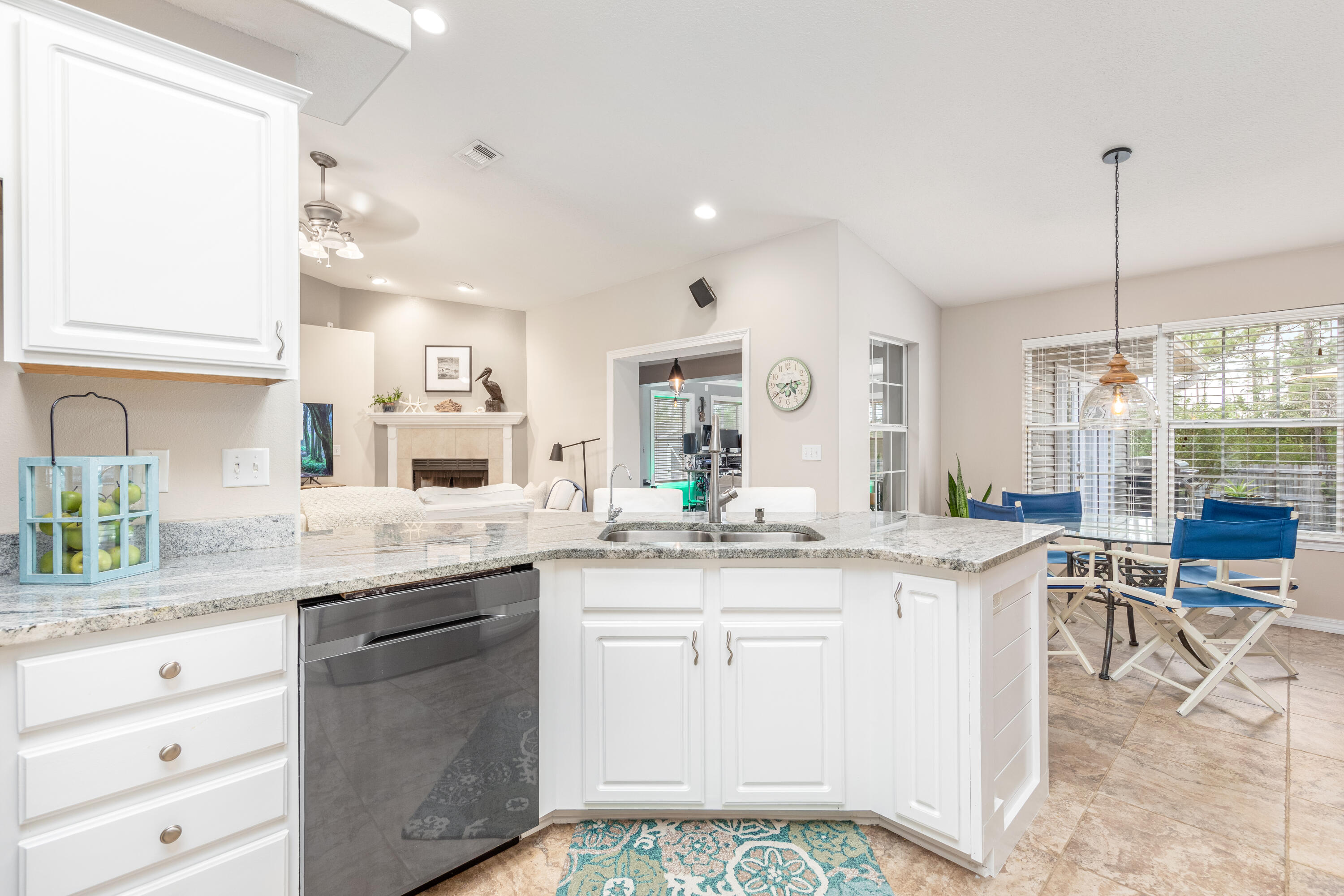 HOLLEY BY THE SEA - Residential