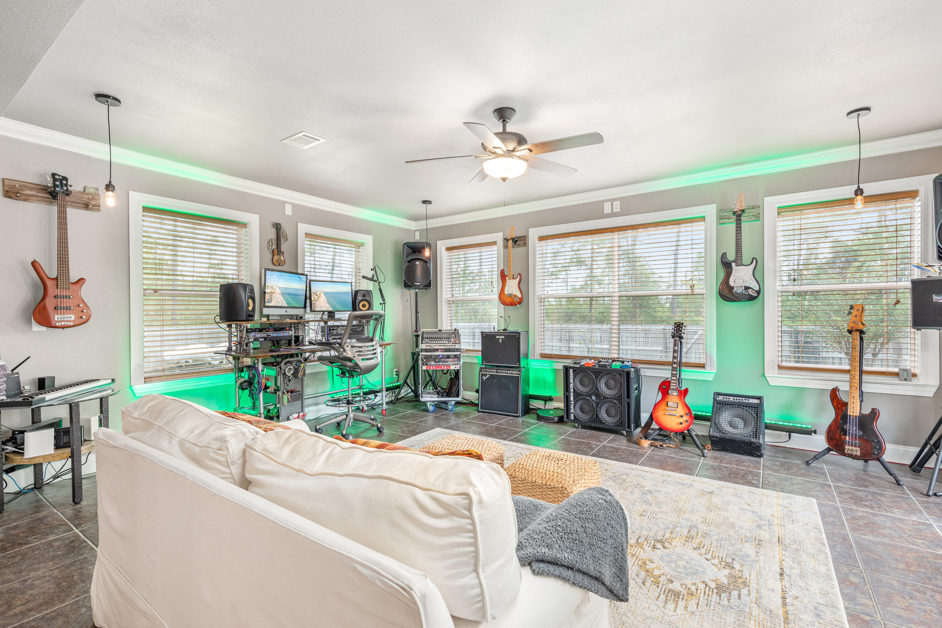 HOLLEY BY THE SEA - Residential