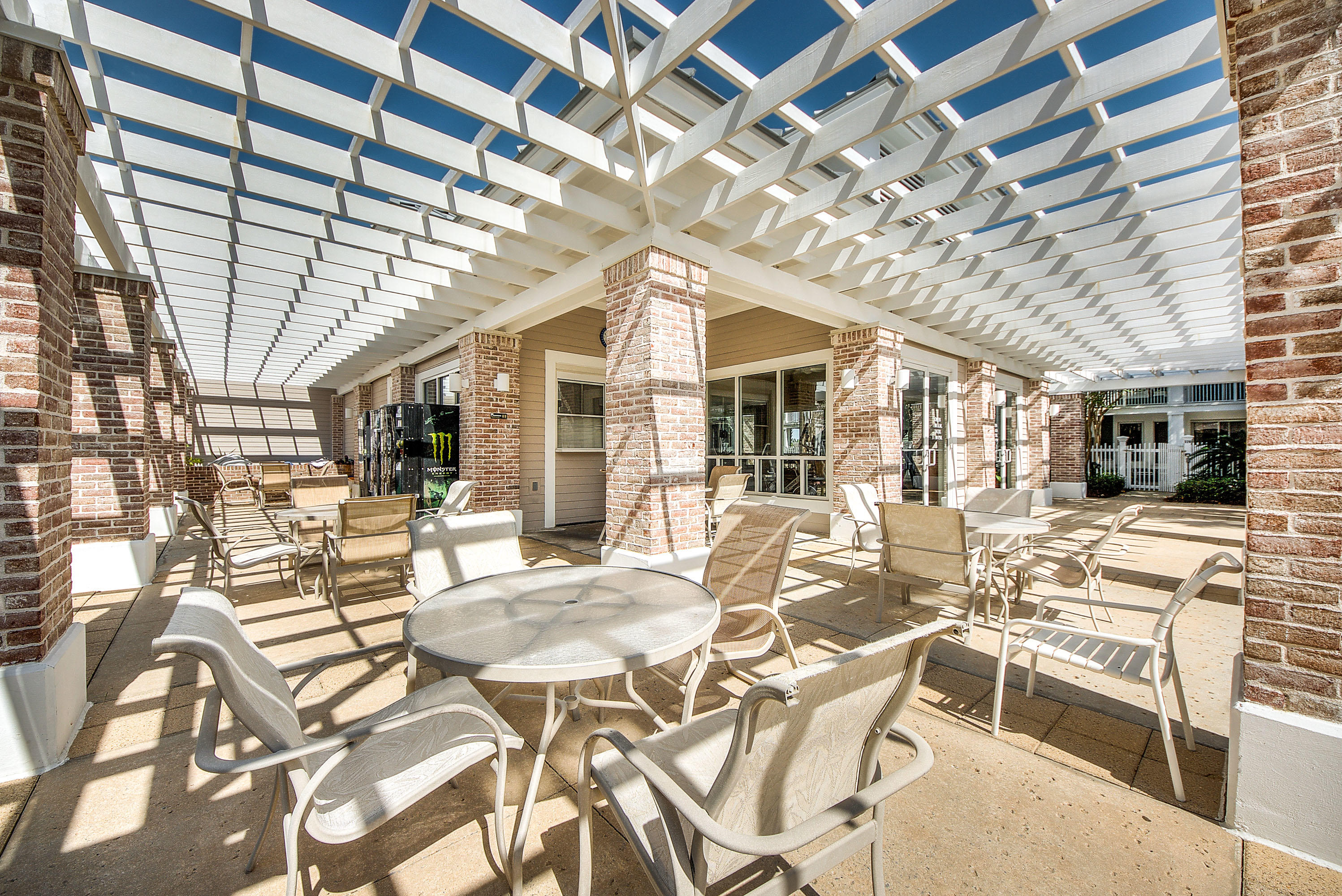 PILOT HOUSE - Residential