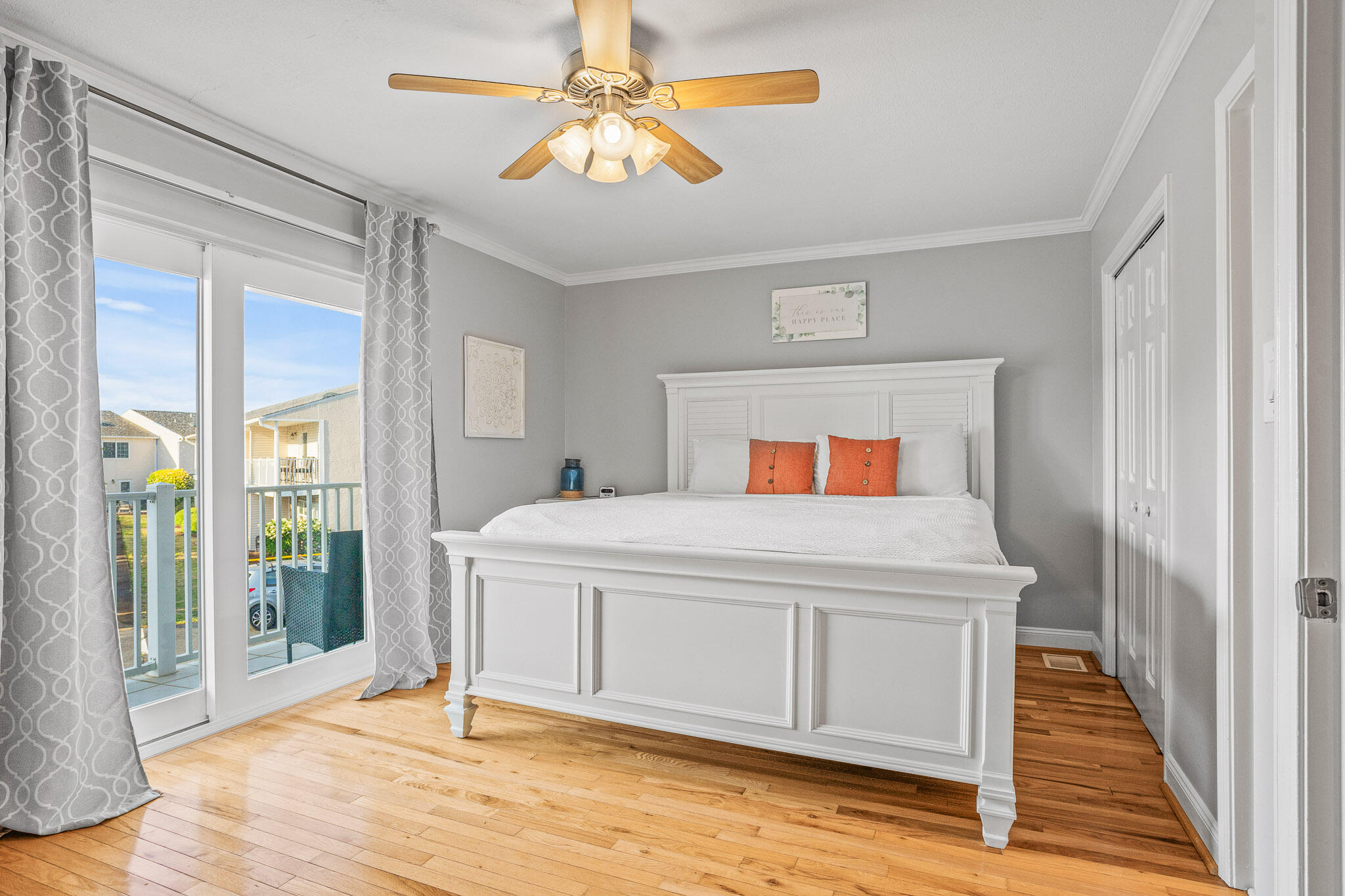 WOODLAND SHORES T/H PH 1 - Residential