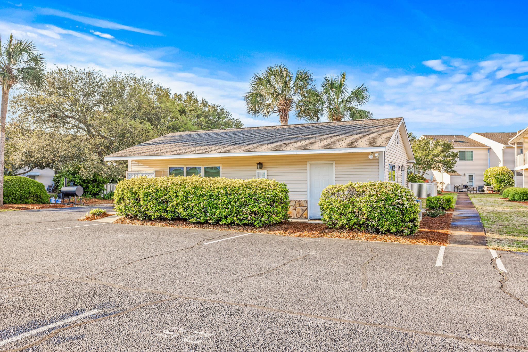 WOODLAND SHORES T/H PH 1 - Residential
