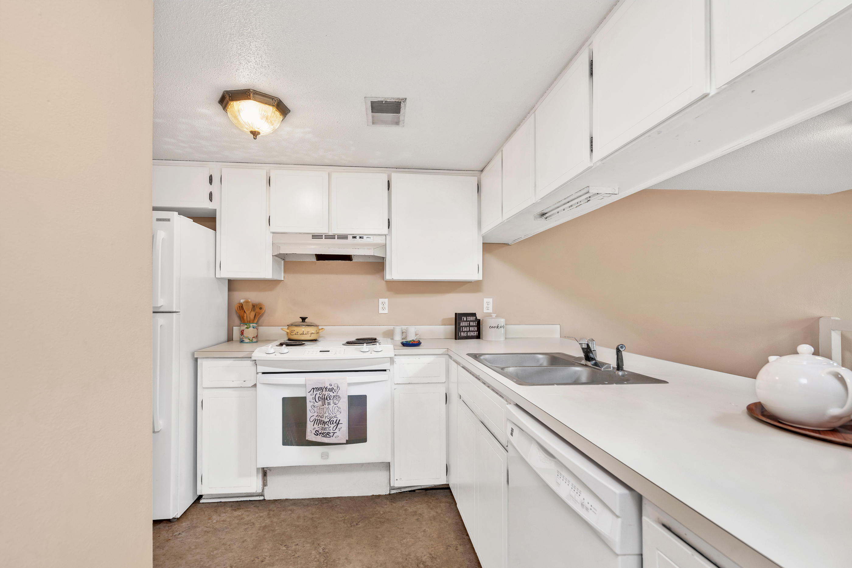 GARDEN VILLAS PH 1 - Residential