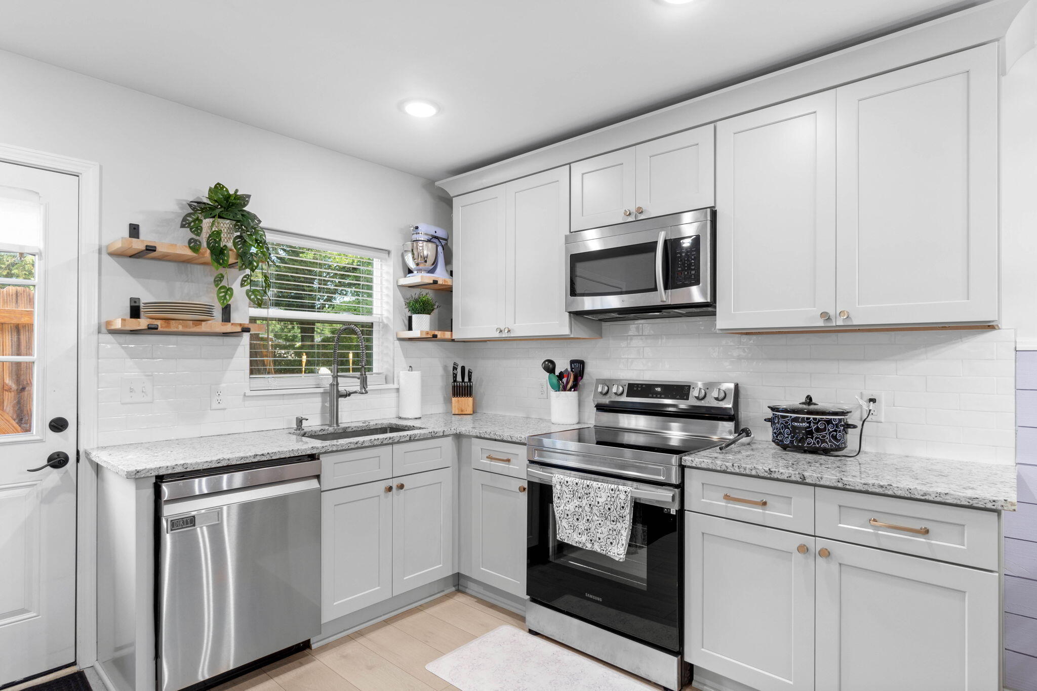 NORTH HILL S/D LOT 14 BLK 1 - Residential