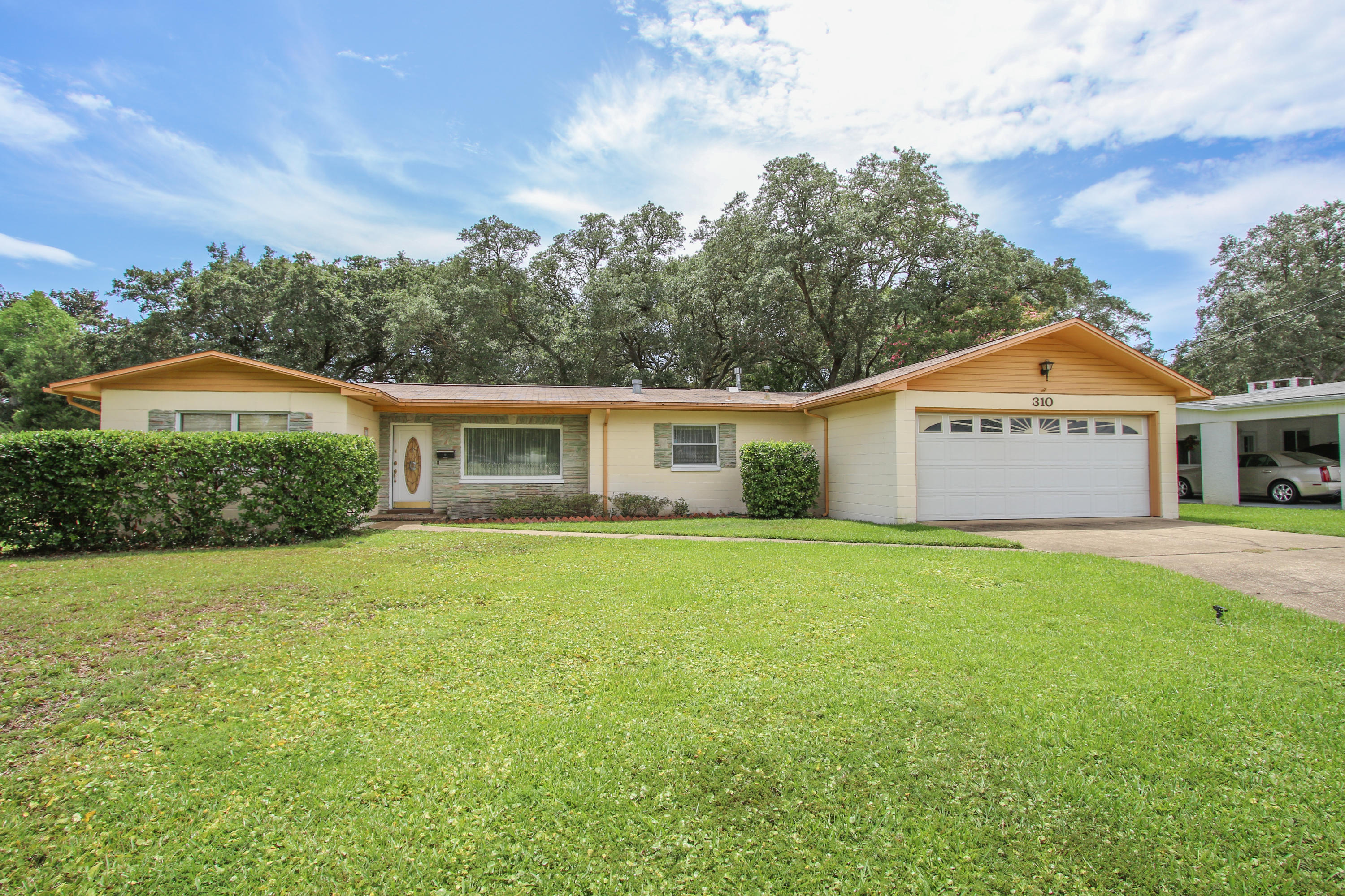 CINCO BAYOU - Residential