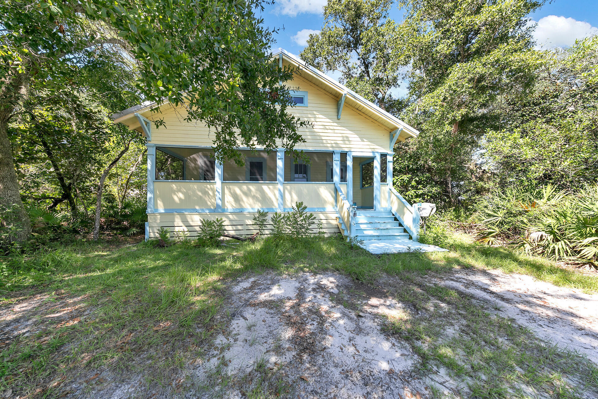 MAGNOLIA BEACH - Residential