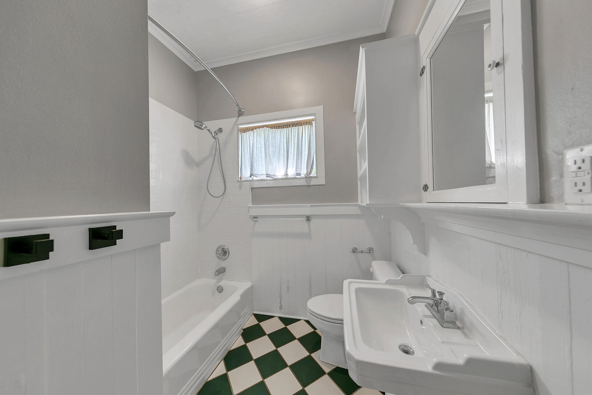 MAGNOLIA BEACH - Residential