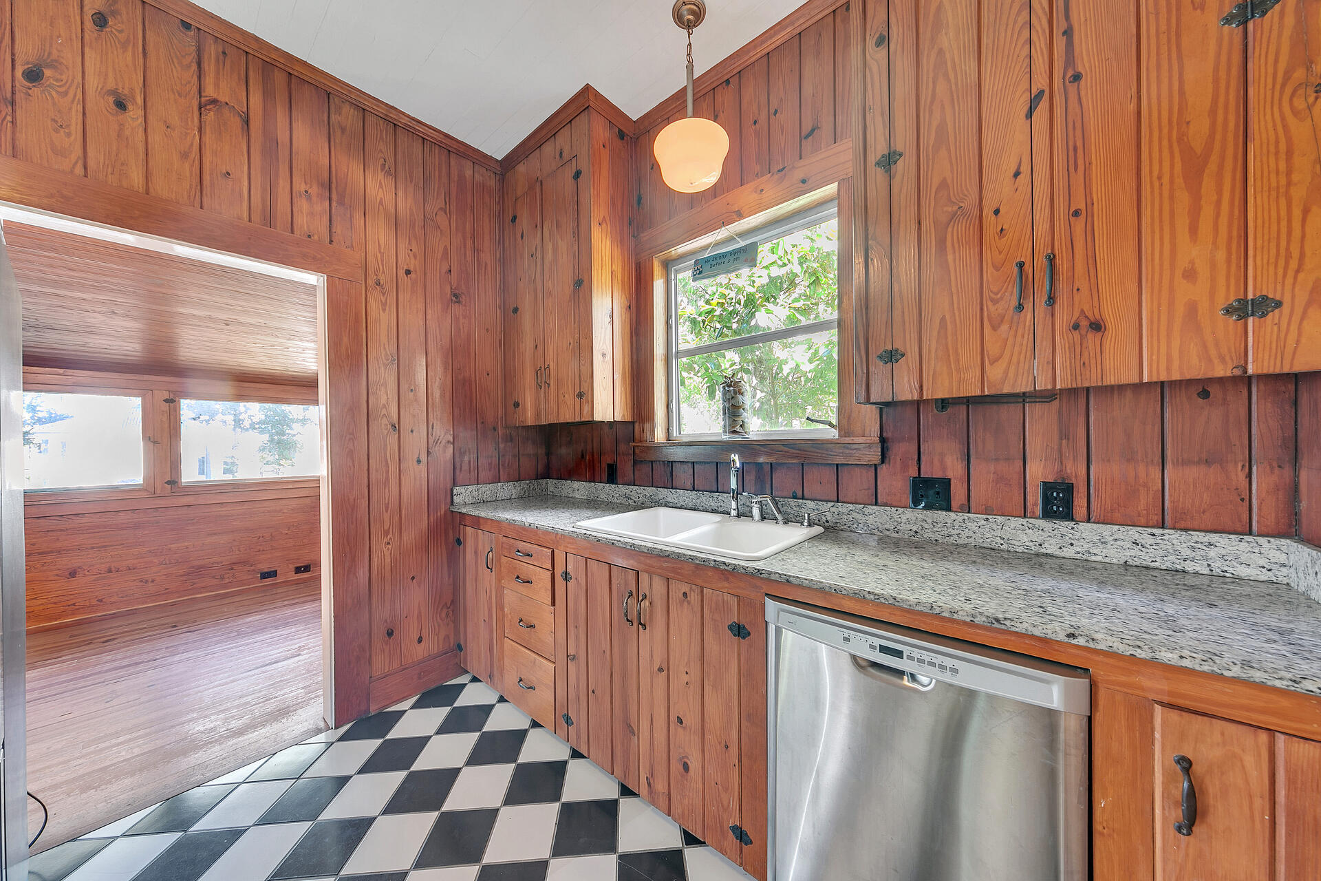 MAGNOLIA BEACH - Residential