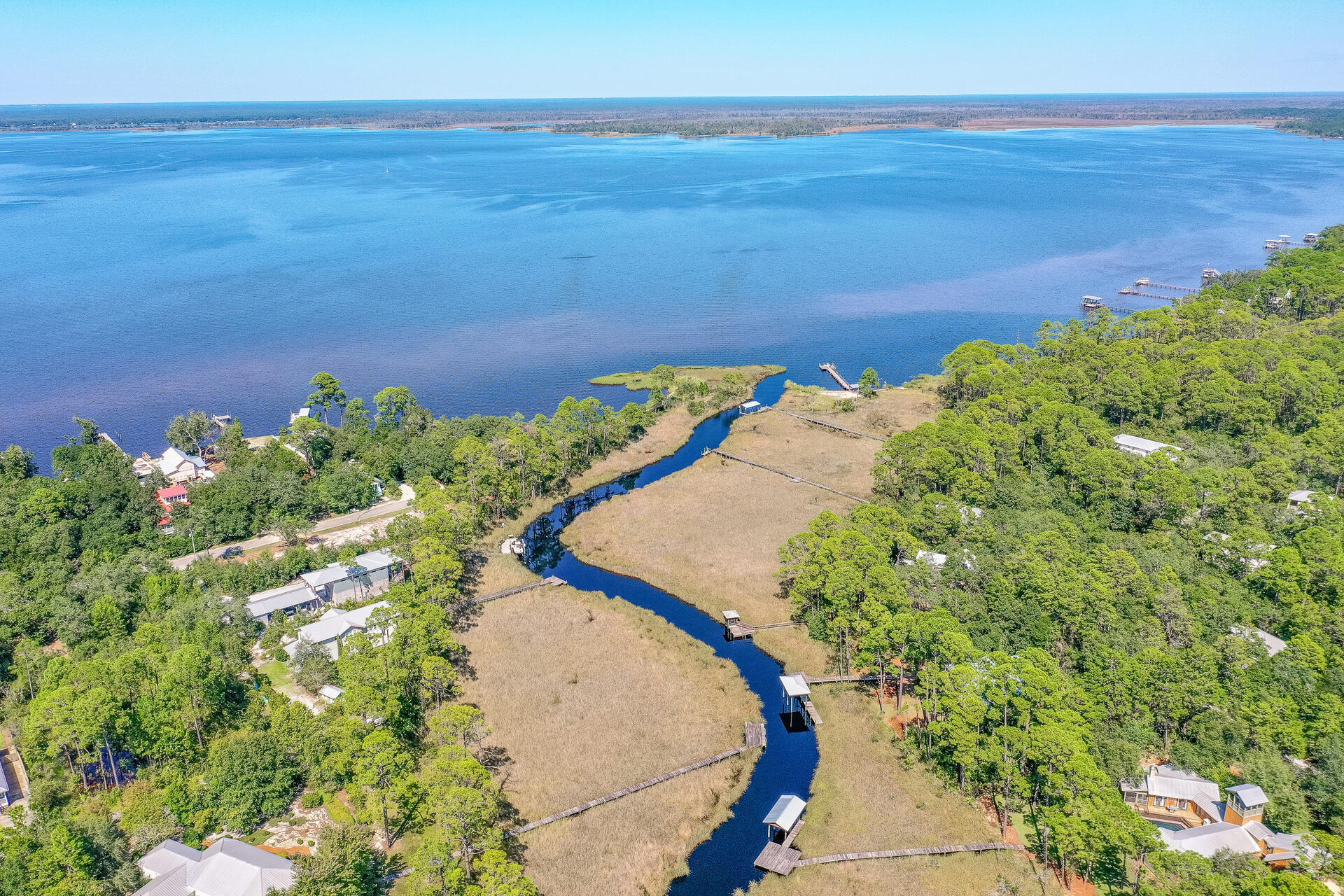 MAGNOLIA BEACH - Residential