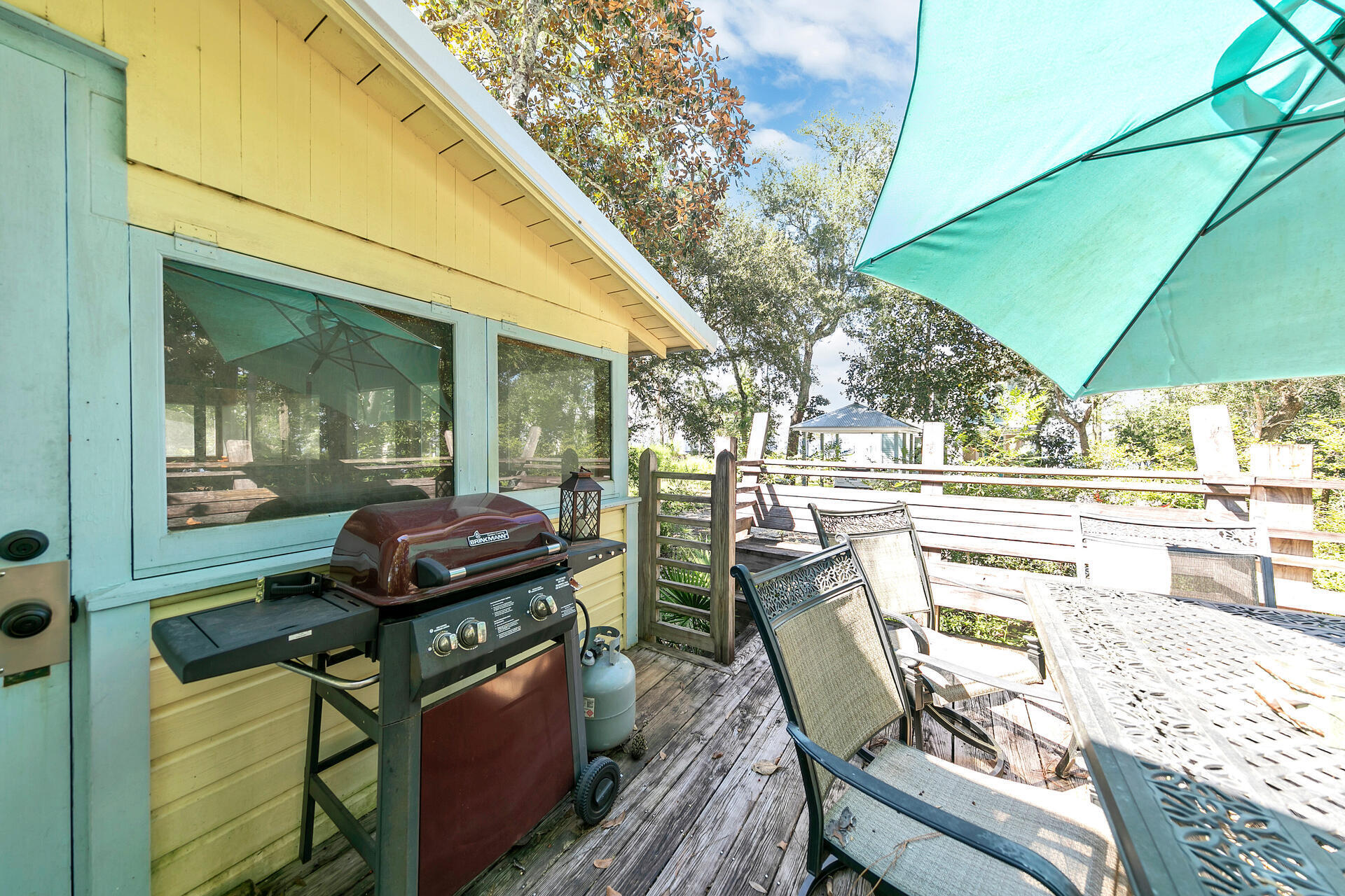 MAGNOLIA BEACH - Residential