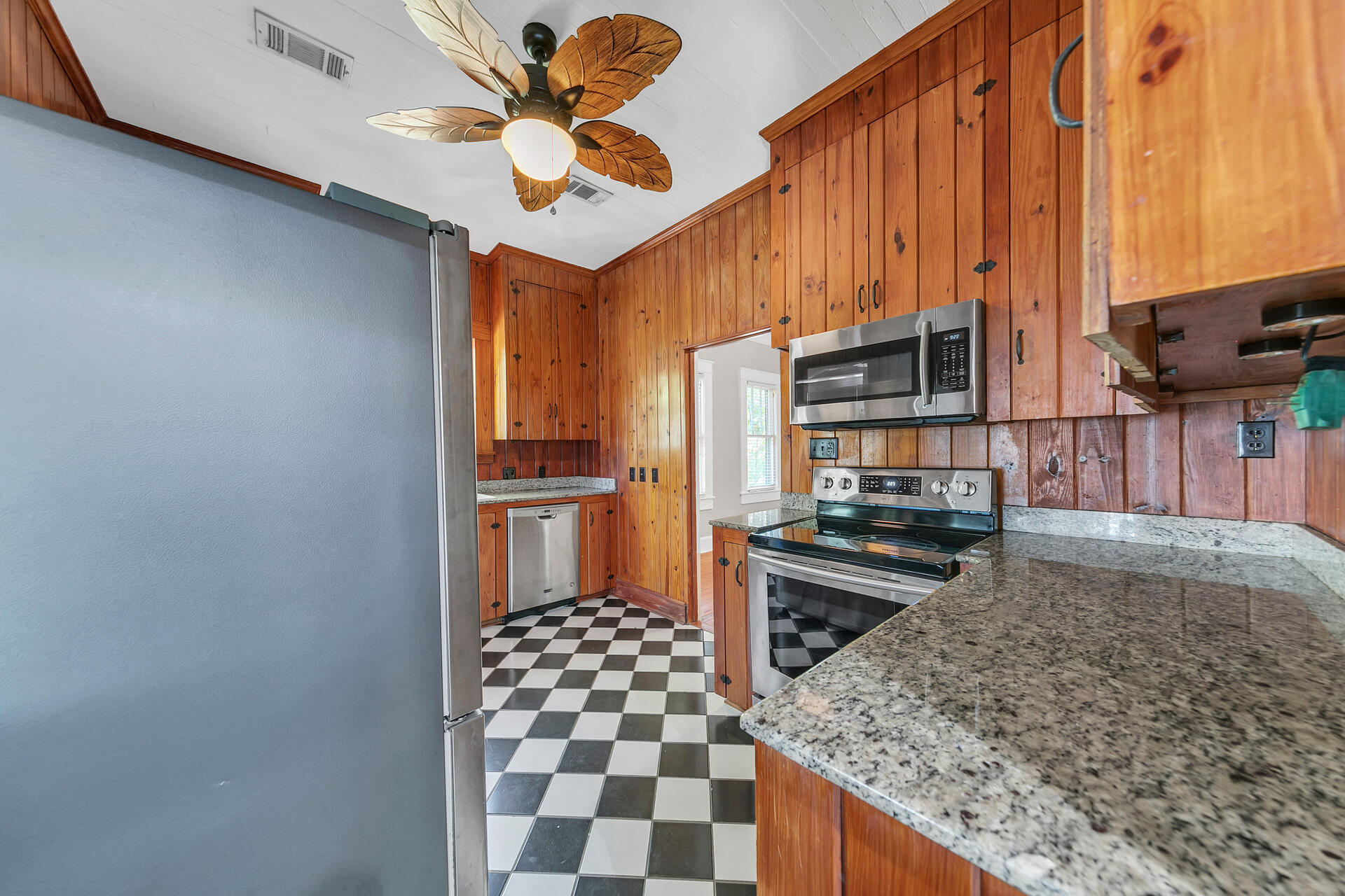 MAGNOLIA BEACH - Residential