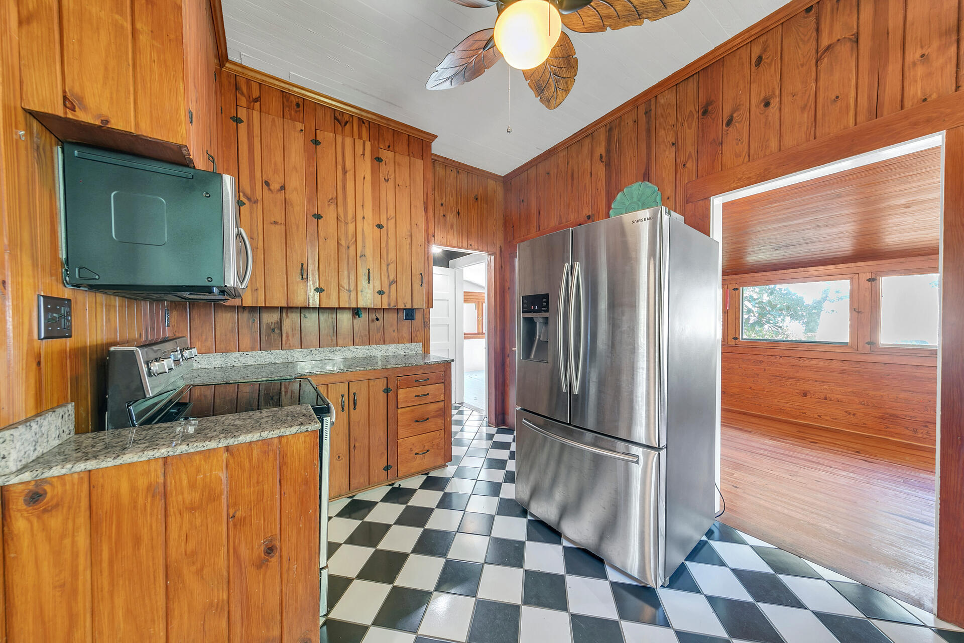 MAGNOLIA BEACH - Residential