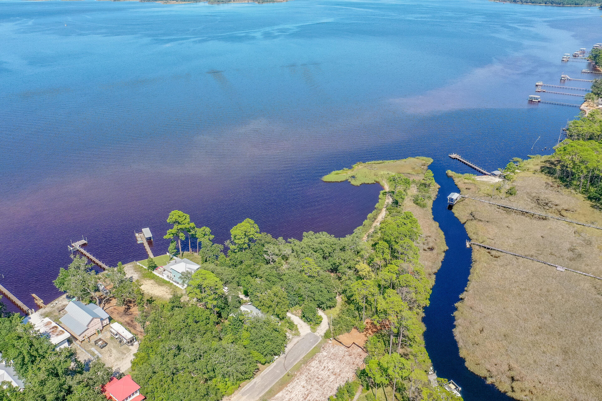 MAGNOLIA BEACH - Residential