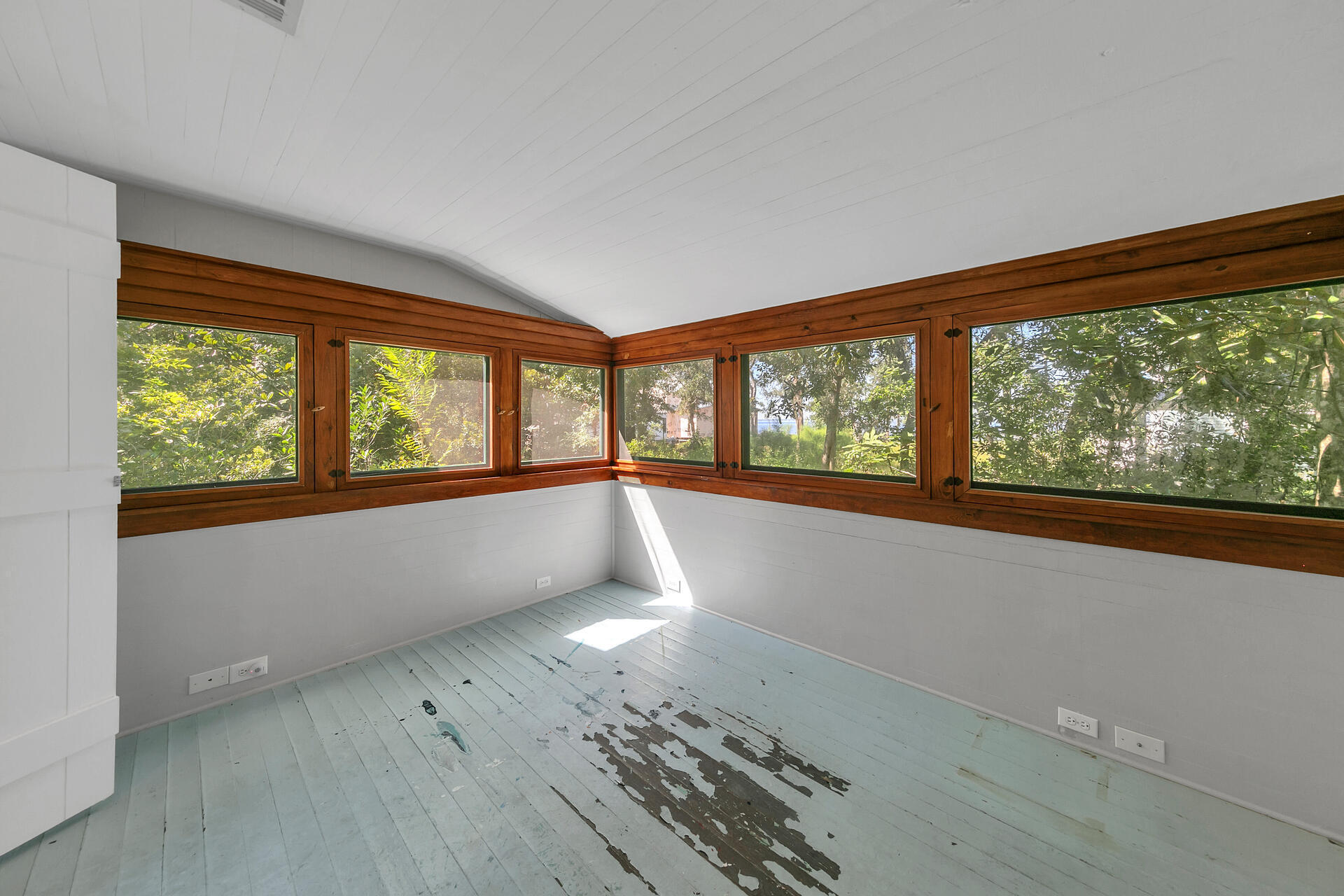 MAGNOLIA BEACH - Residential