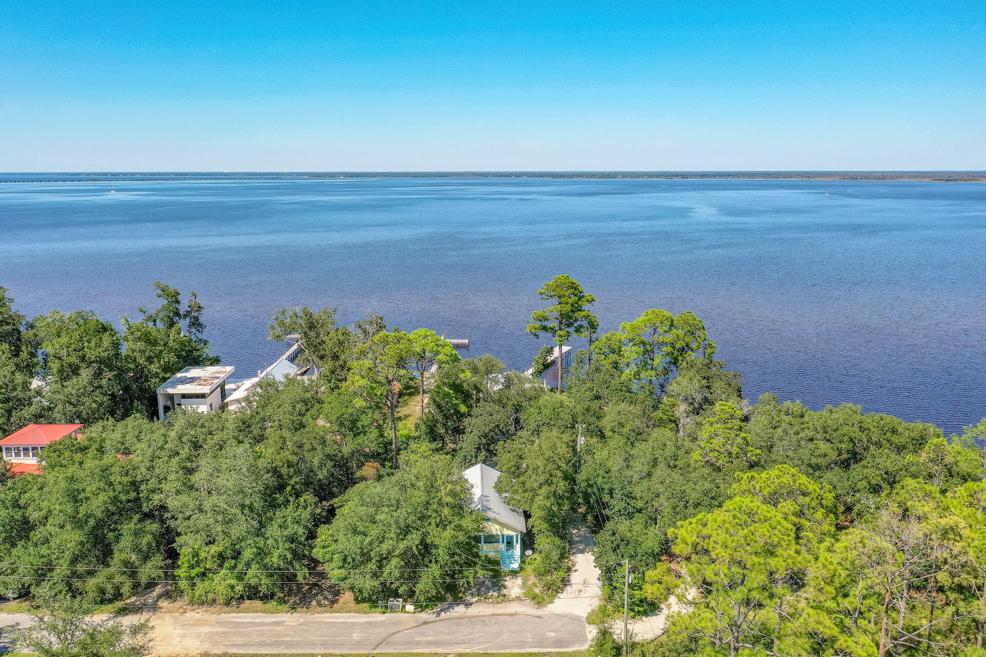 MAGNOLIA BEACH - Residential